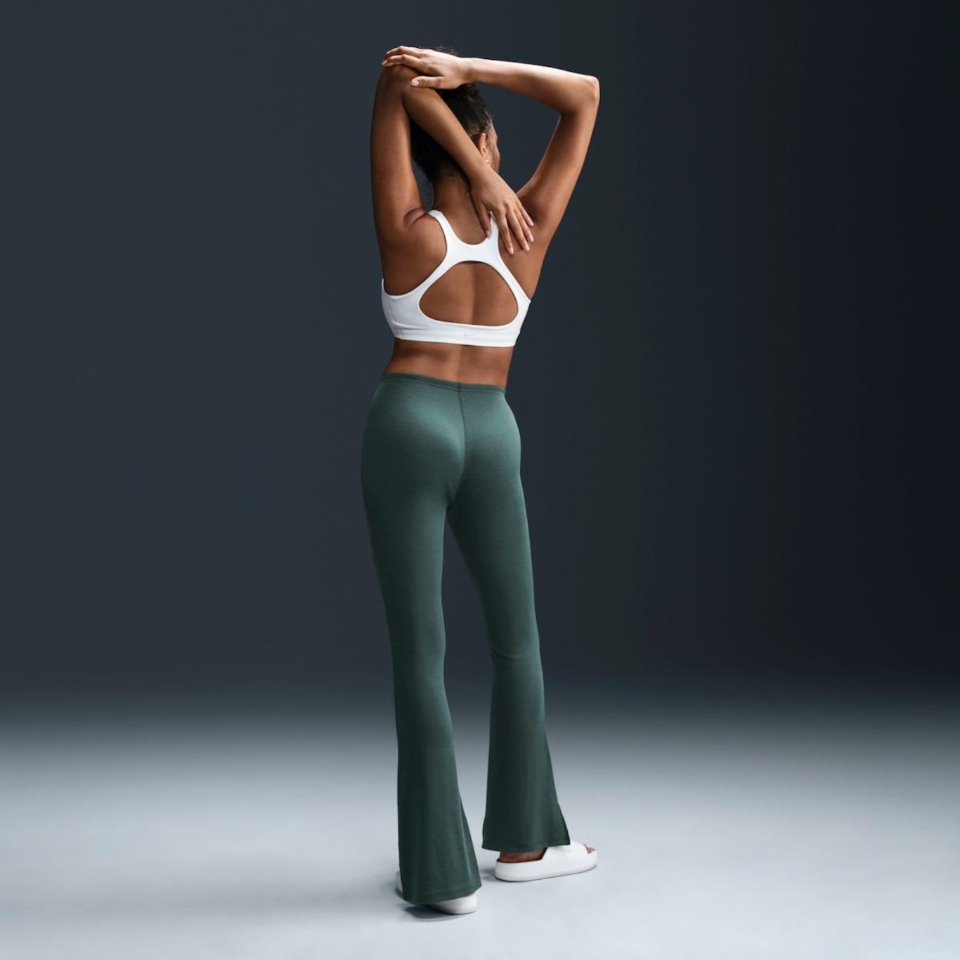 Calça Legging Nike Sportswear Chill Knit Feminina - Foto 4