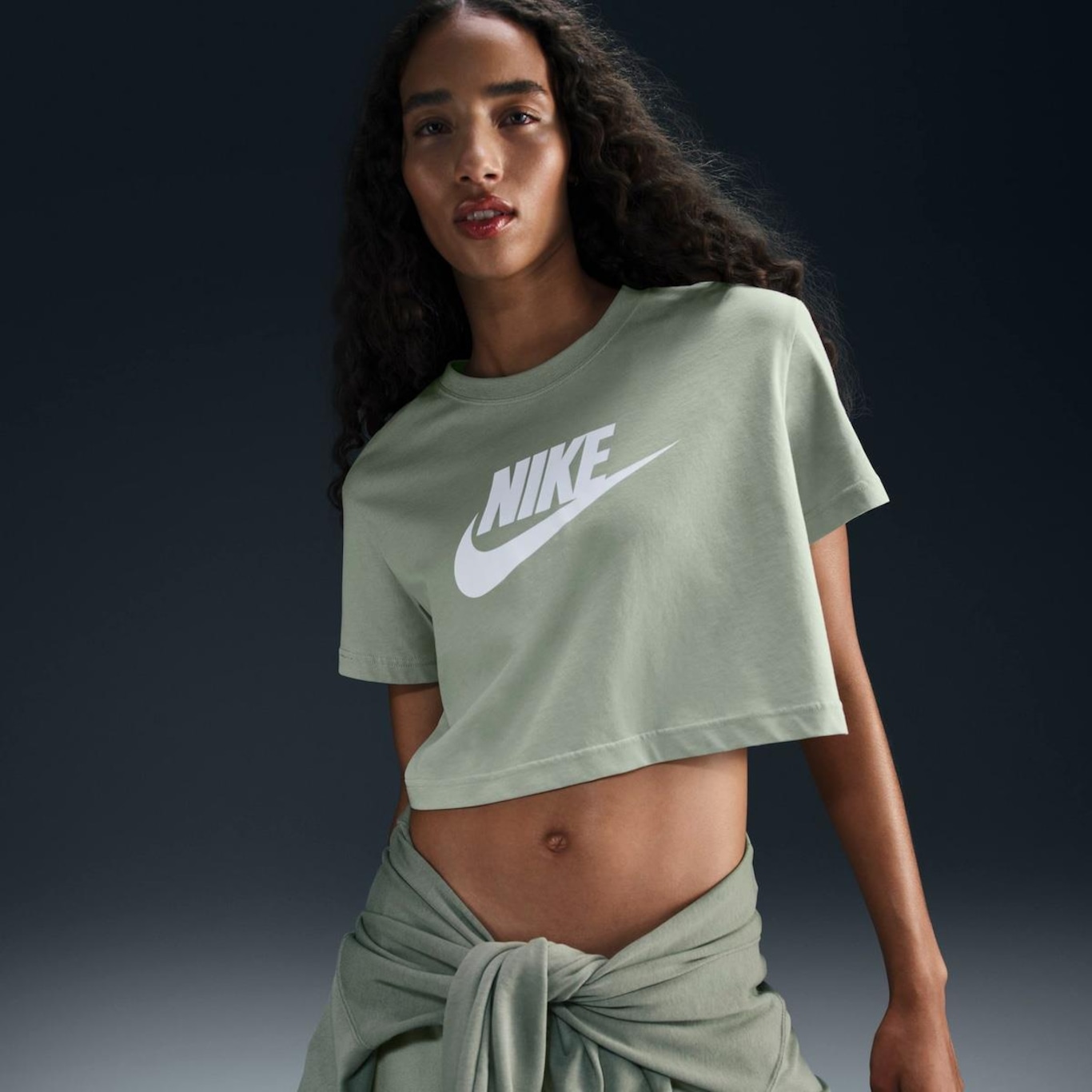 Camiseta Nike Sportswear Essential Feminina - Foto 1