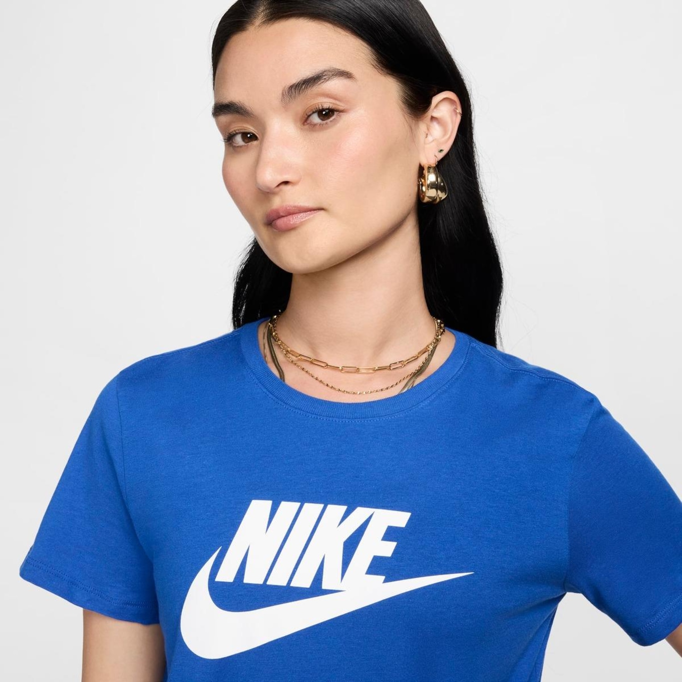 Camiseta Nike Sportswear Essentials Feminina - Foto 3