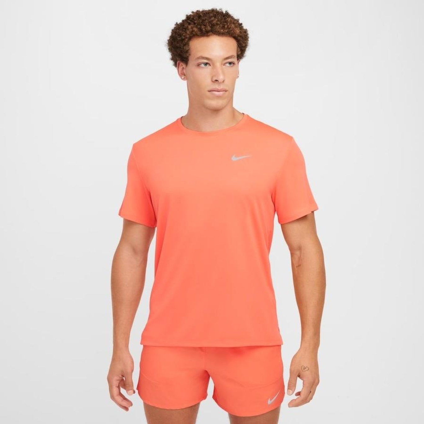 Camiseta Nike Dri-Fit Uv Miller Masculina - Foto 1