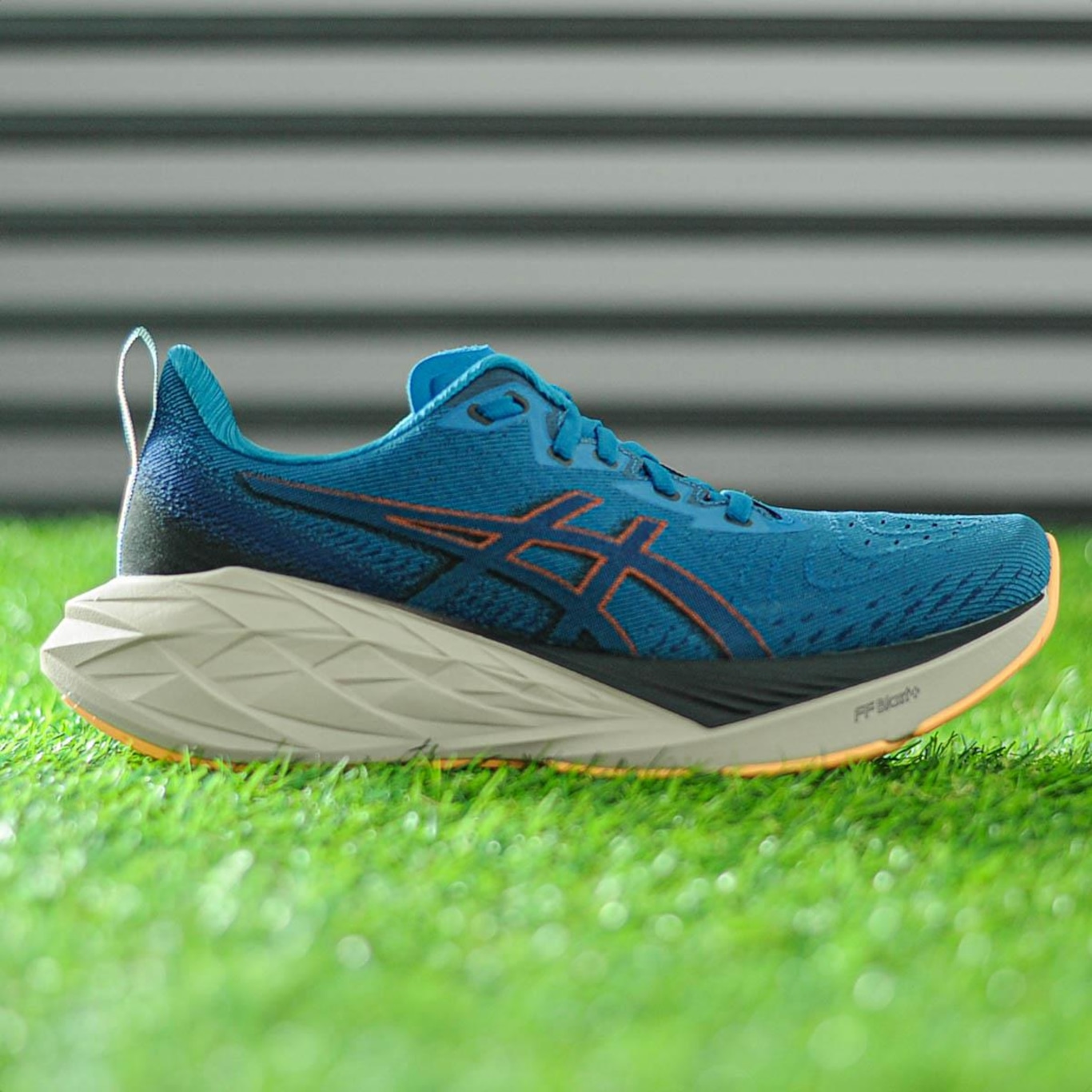 Tênis Asics Novablast 4 - Masculino - Foto 6