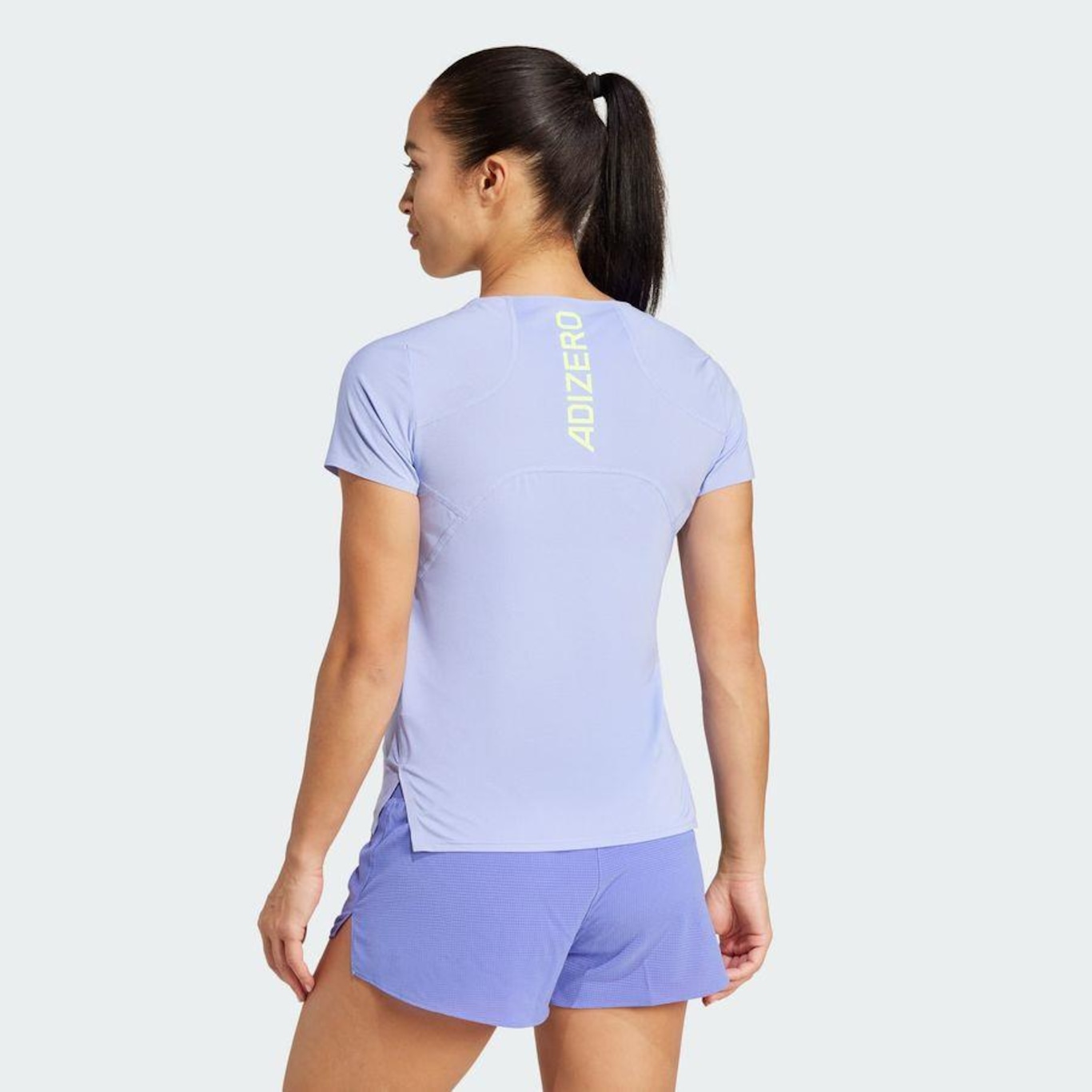 Camiseta Corrida Adizero adidas - Feminina - Foto 4