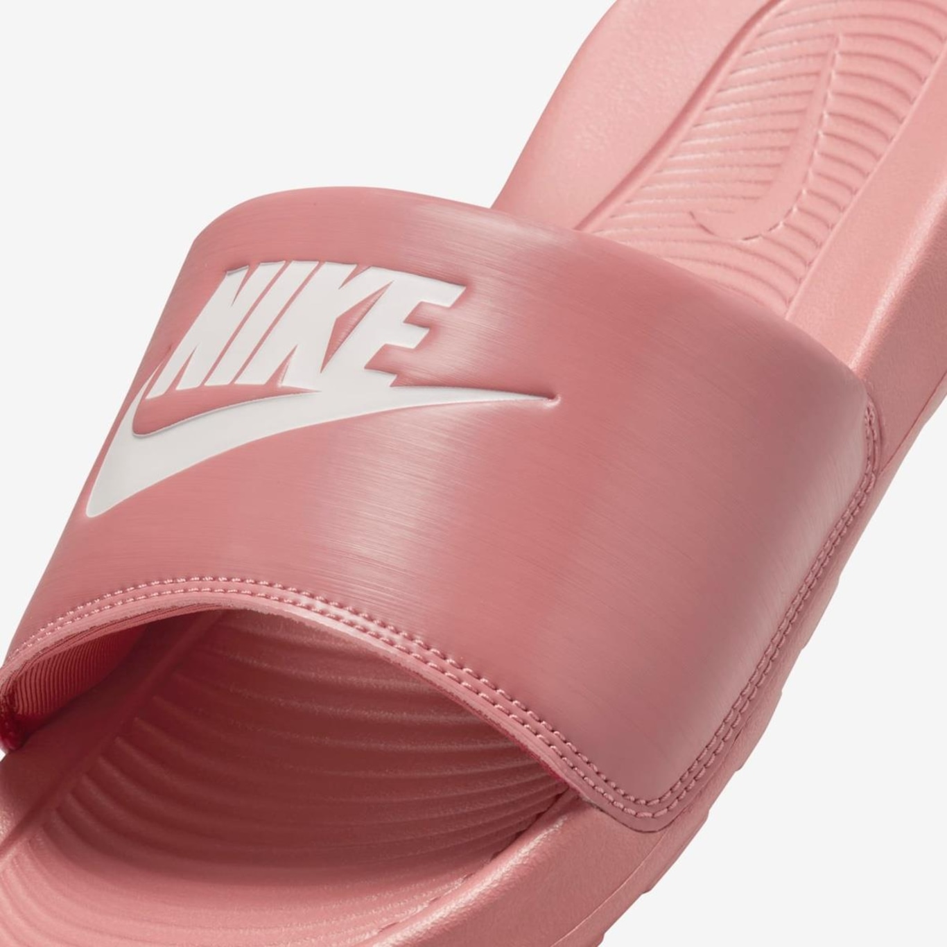 Chinelo Nike Victori One - Feminino - Foto 6