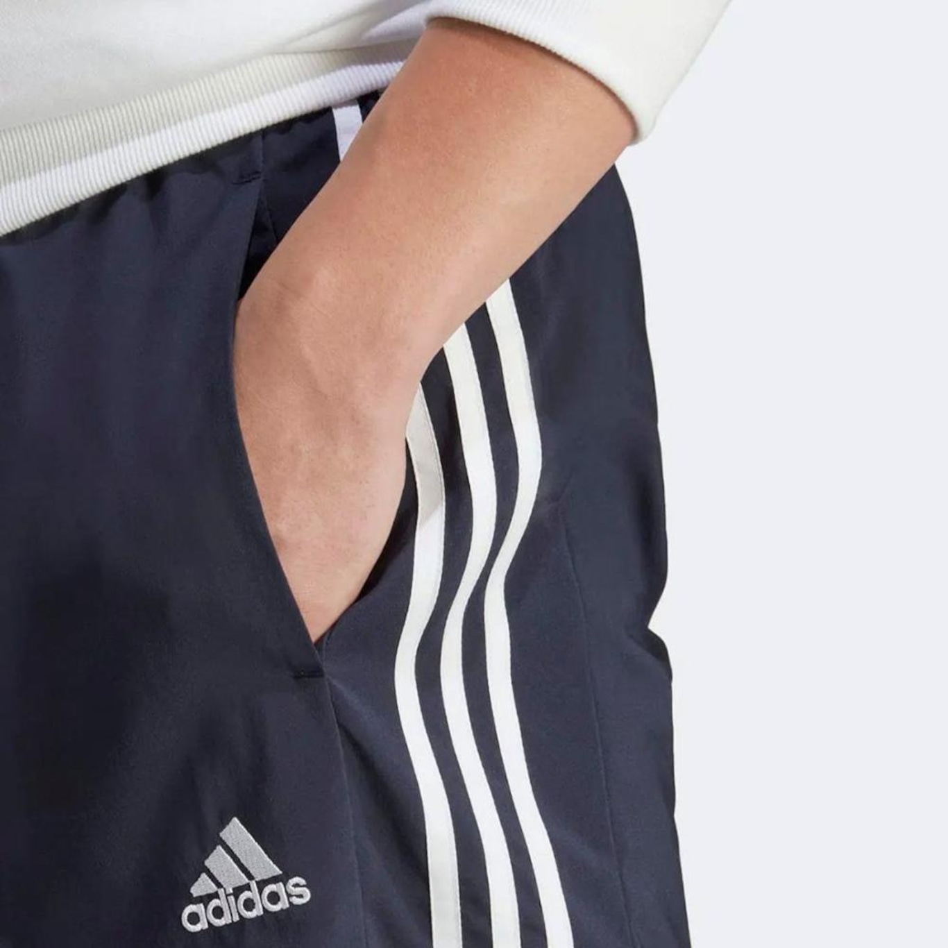 Shorts adidas Chelsea 3 Strips - Masculino - Foto 2