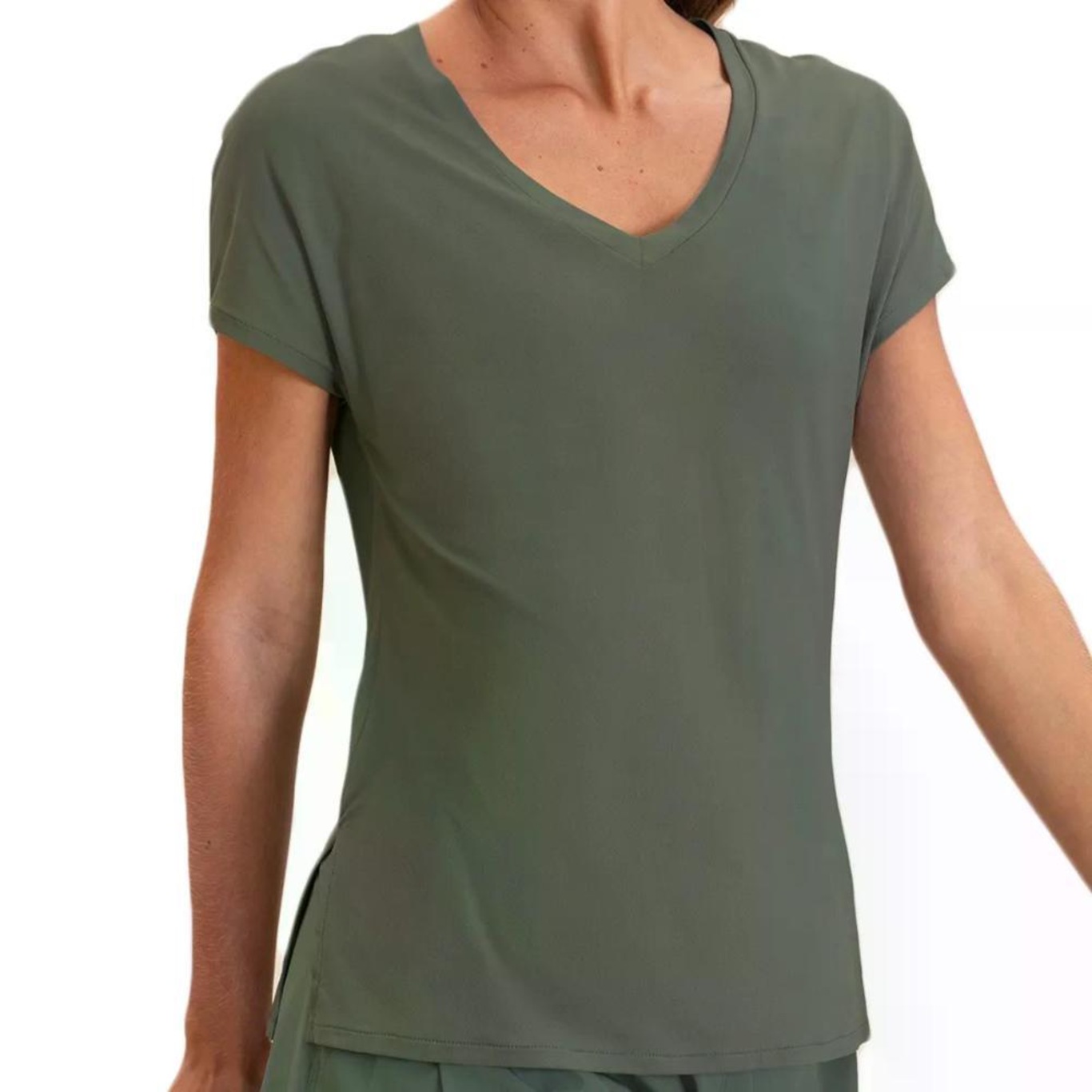 Camiseta Live V Comfort - Feminina - Foto 1