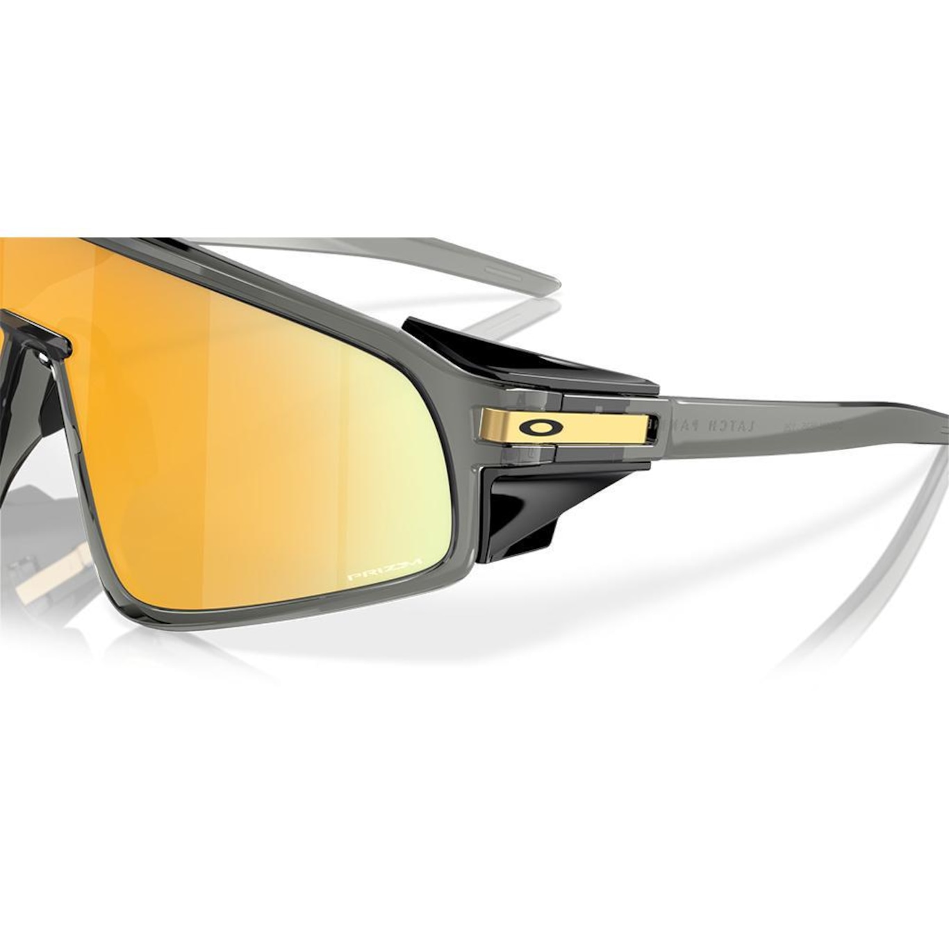 Óculos de Sol Oakley Latch Panel  Smoke Prizm 24K - Unissex - Foto 4