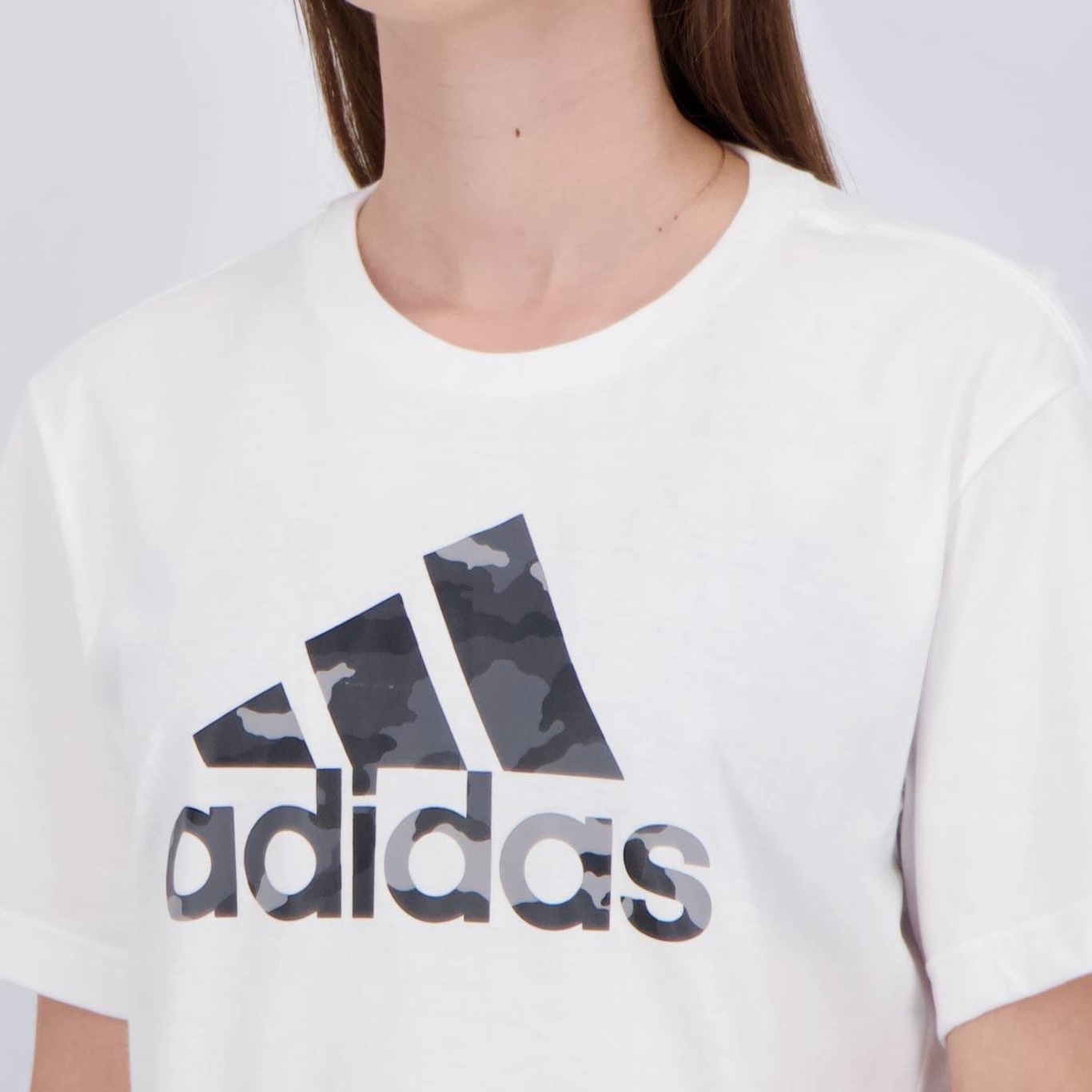 Camiseta adidas Graphic Camo Feminina - Foto 5