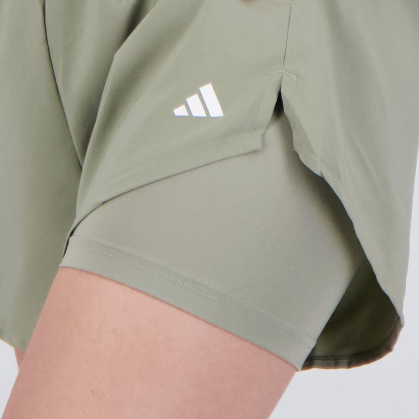 Shorts adidas Minimal 2 em 1 - Feminino - Foto 4