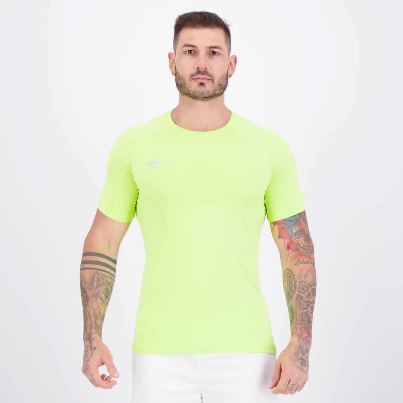 Camiseta Umbro Essential II - Masculina - Foto 1