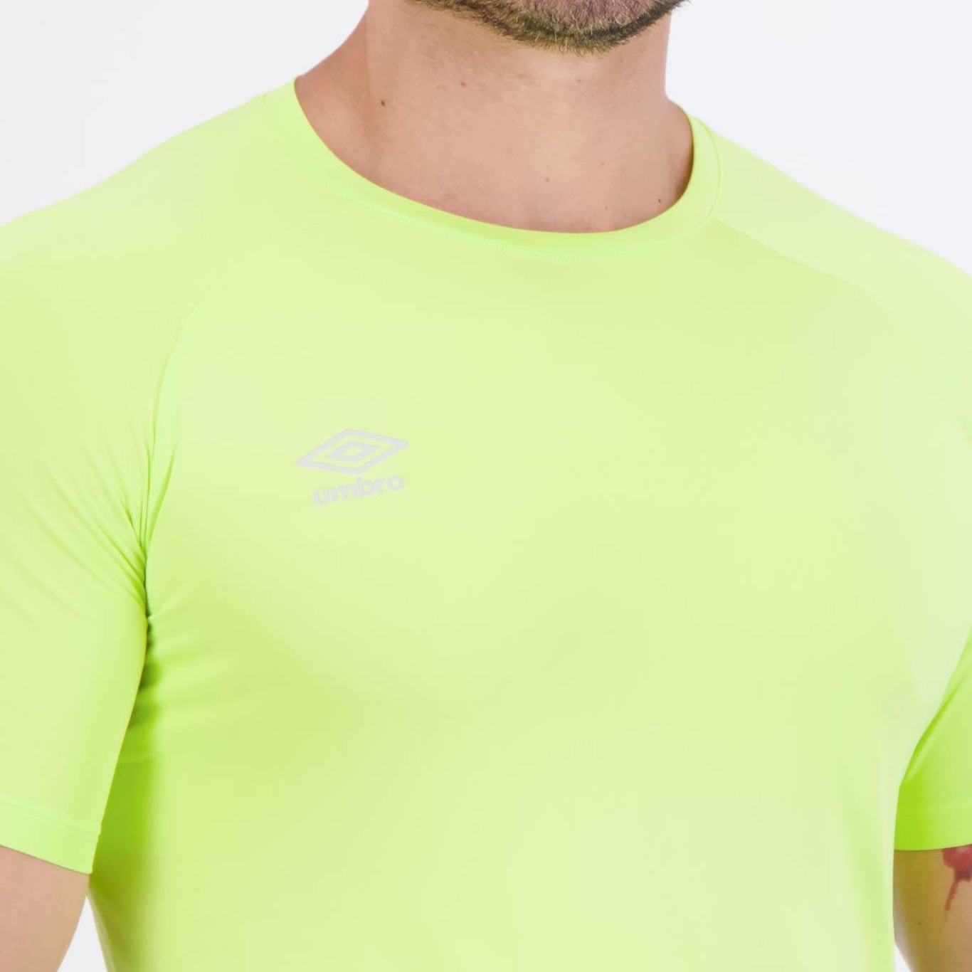 Camiseta Umbro Essential II - Masculina - Foto 5