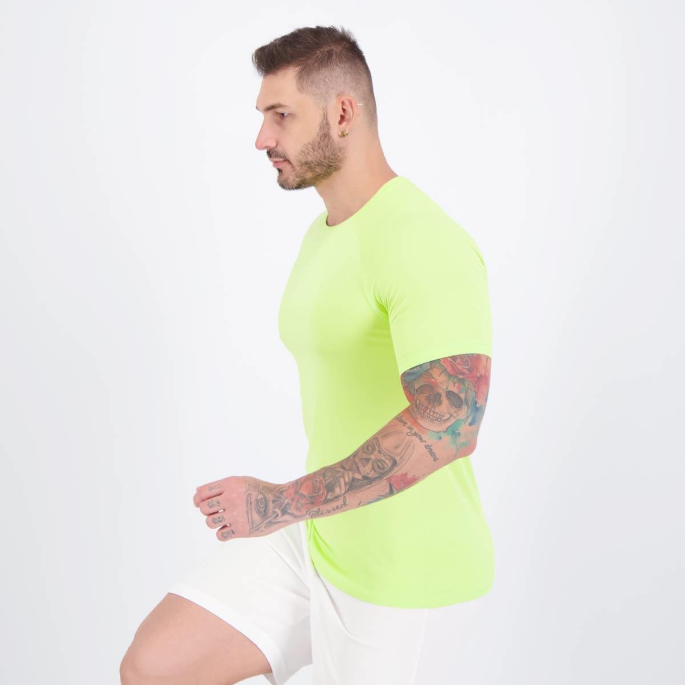 Camiseta Umbro Essential II - Masculina - Foto 6