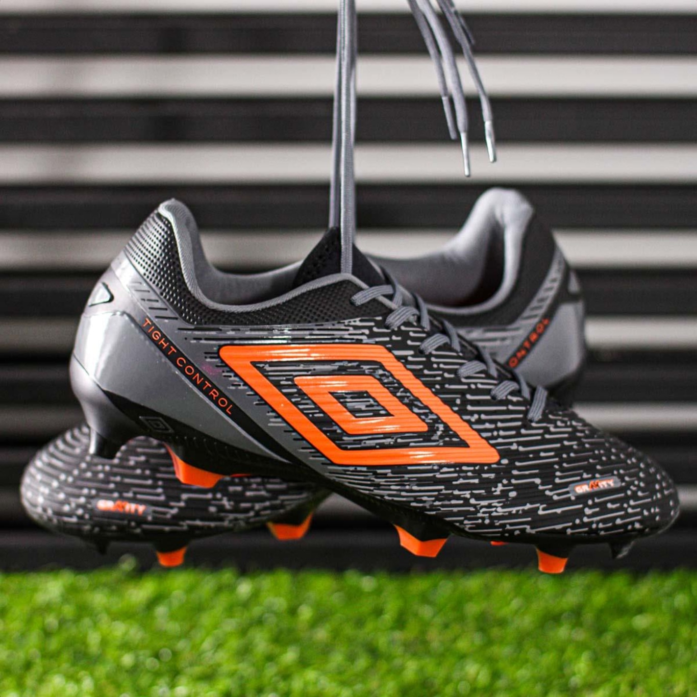 Chuteira Umbro Campo Gravity - Adulto - Foto 6