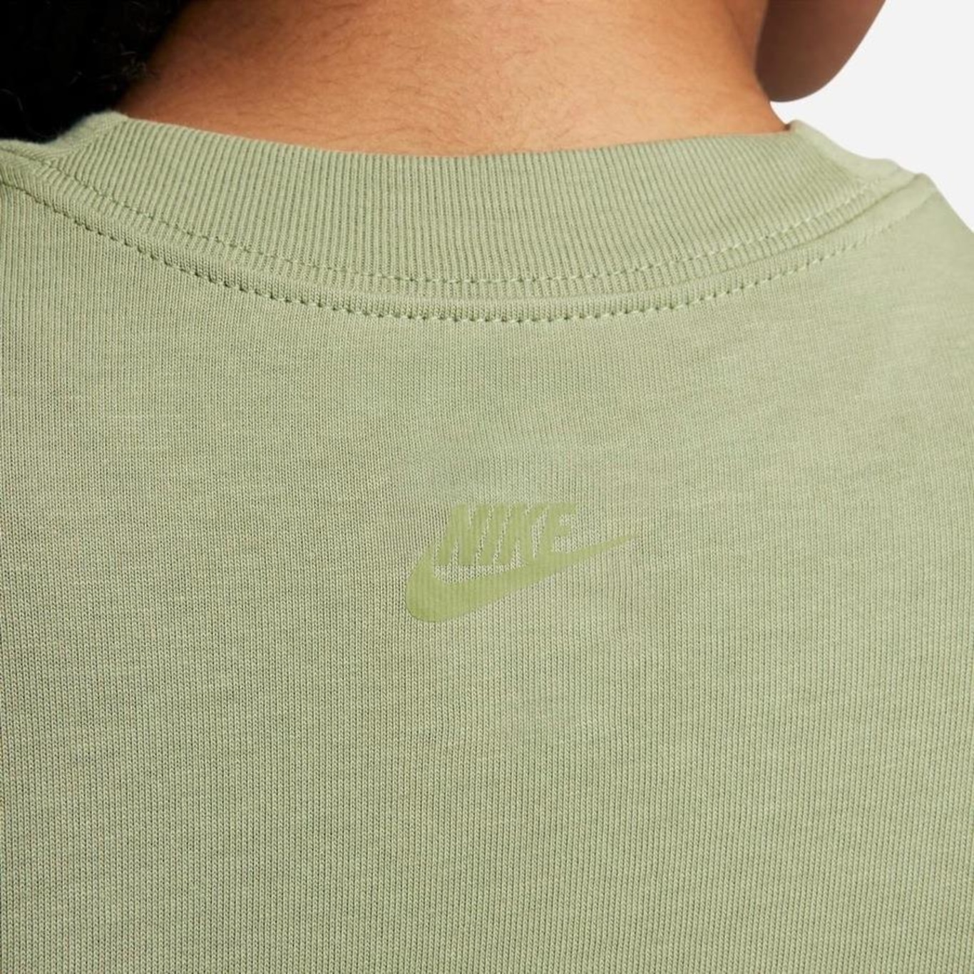 Camiseta Nike Sportswear Boxy Campus - Feminina - Foto 5