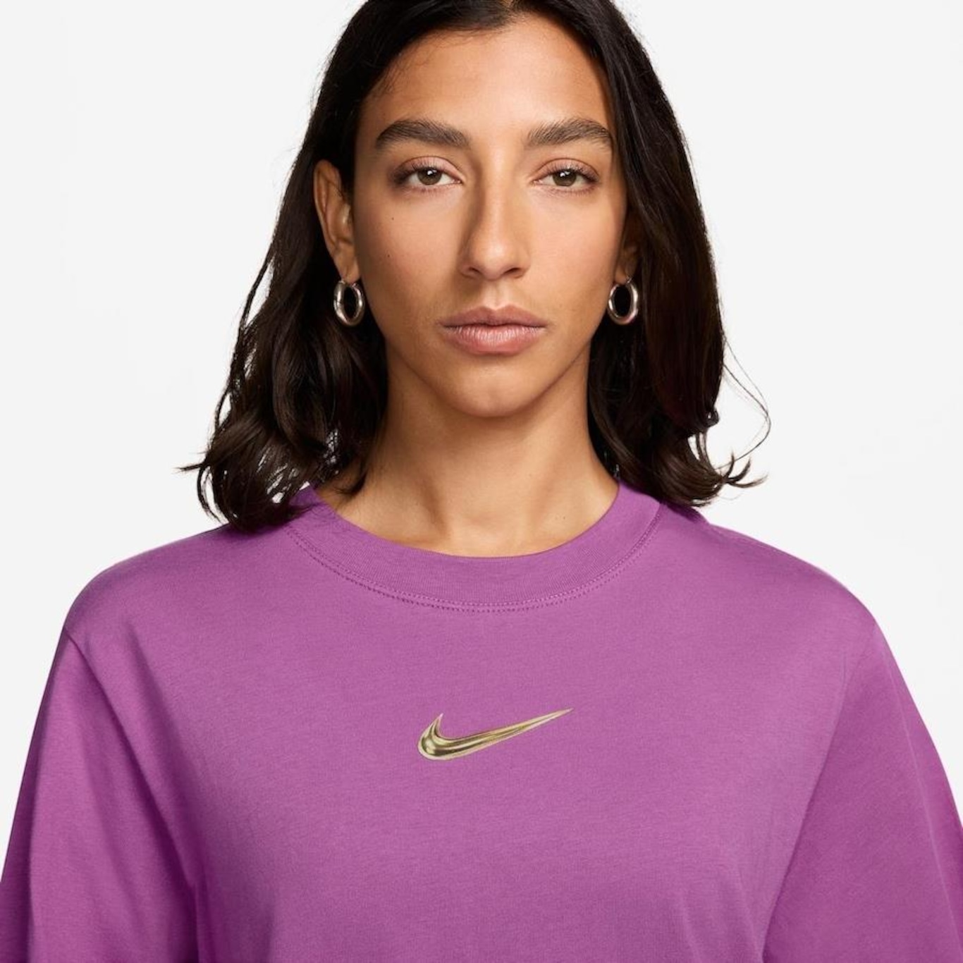 Camiseta Nike Sportswear - Feminina - Foto 3