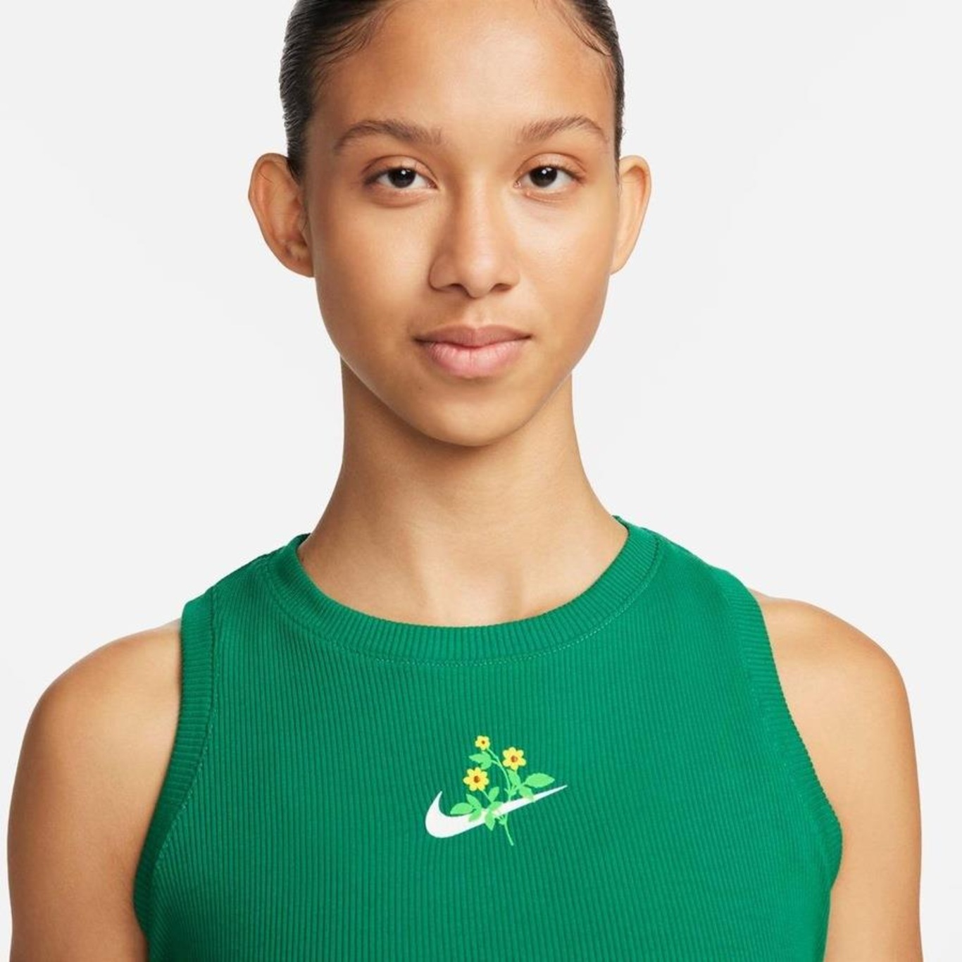 Camiseta Regata Nike Sportswear Cropped Essentials - Feminina - Foto 3