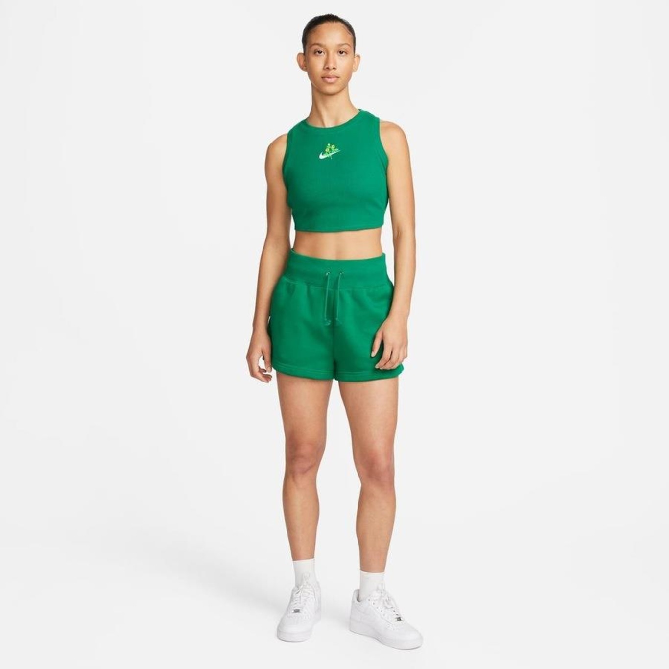 Camiseta Regata Nike Sportswear Cropped Essentials - Feminina - Foto 5