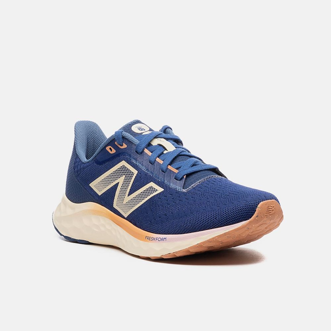 Tênis New Balance Fresh Foam Arishiv4 - Feminino - Foto 4