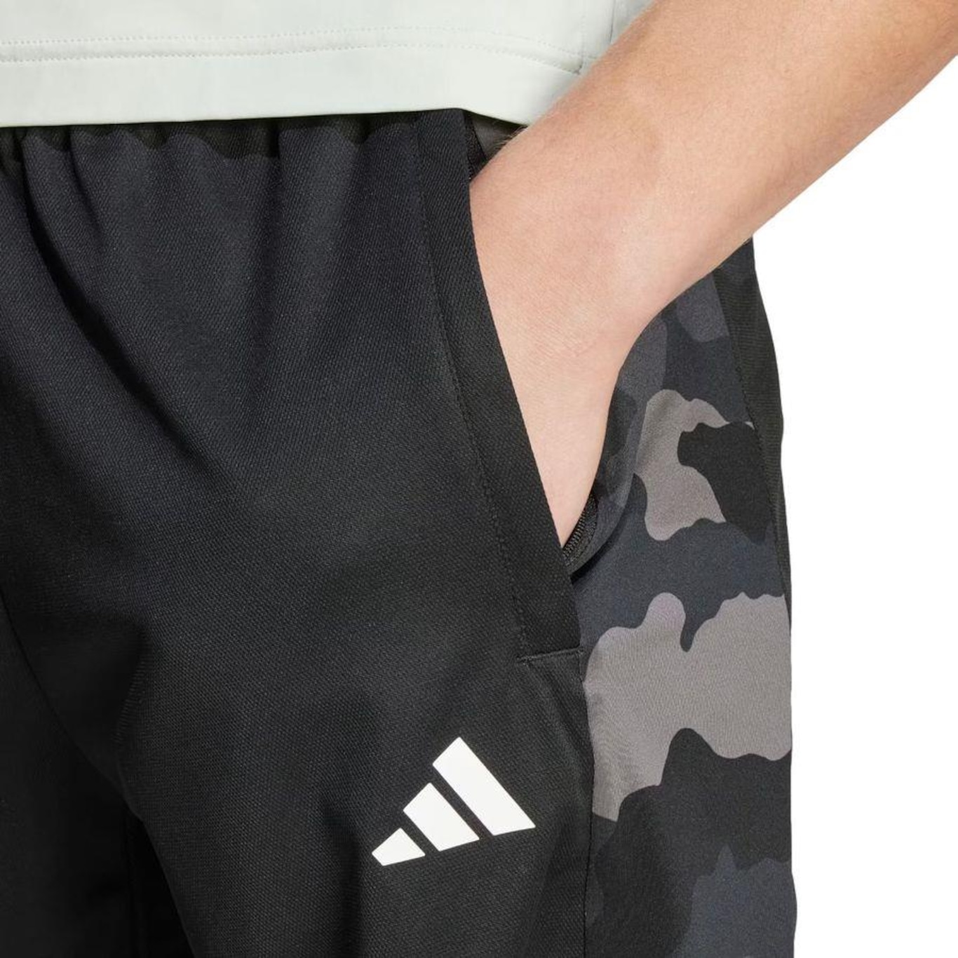 Shorts adidas Treino - Masculino - Foto 6