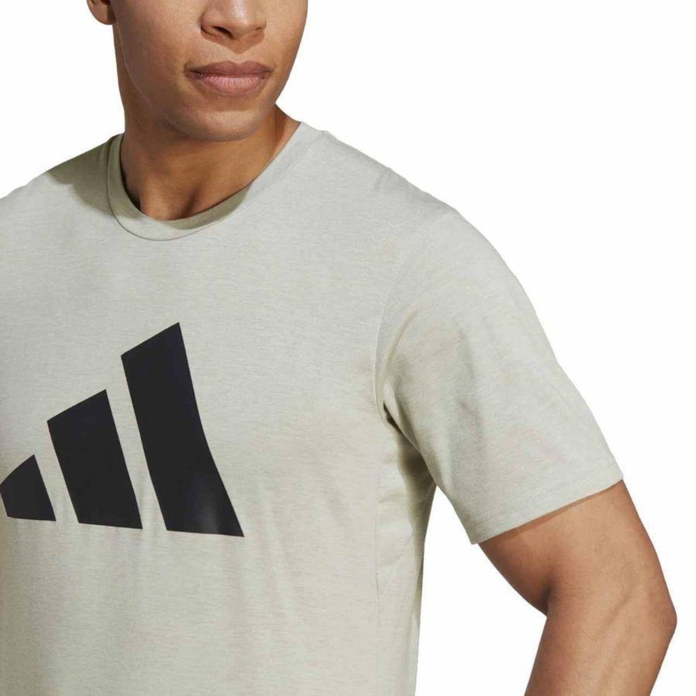 Camiseta adidas Essentials Logo - Masculina - Foto 4