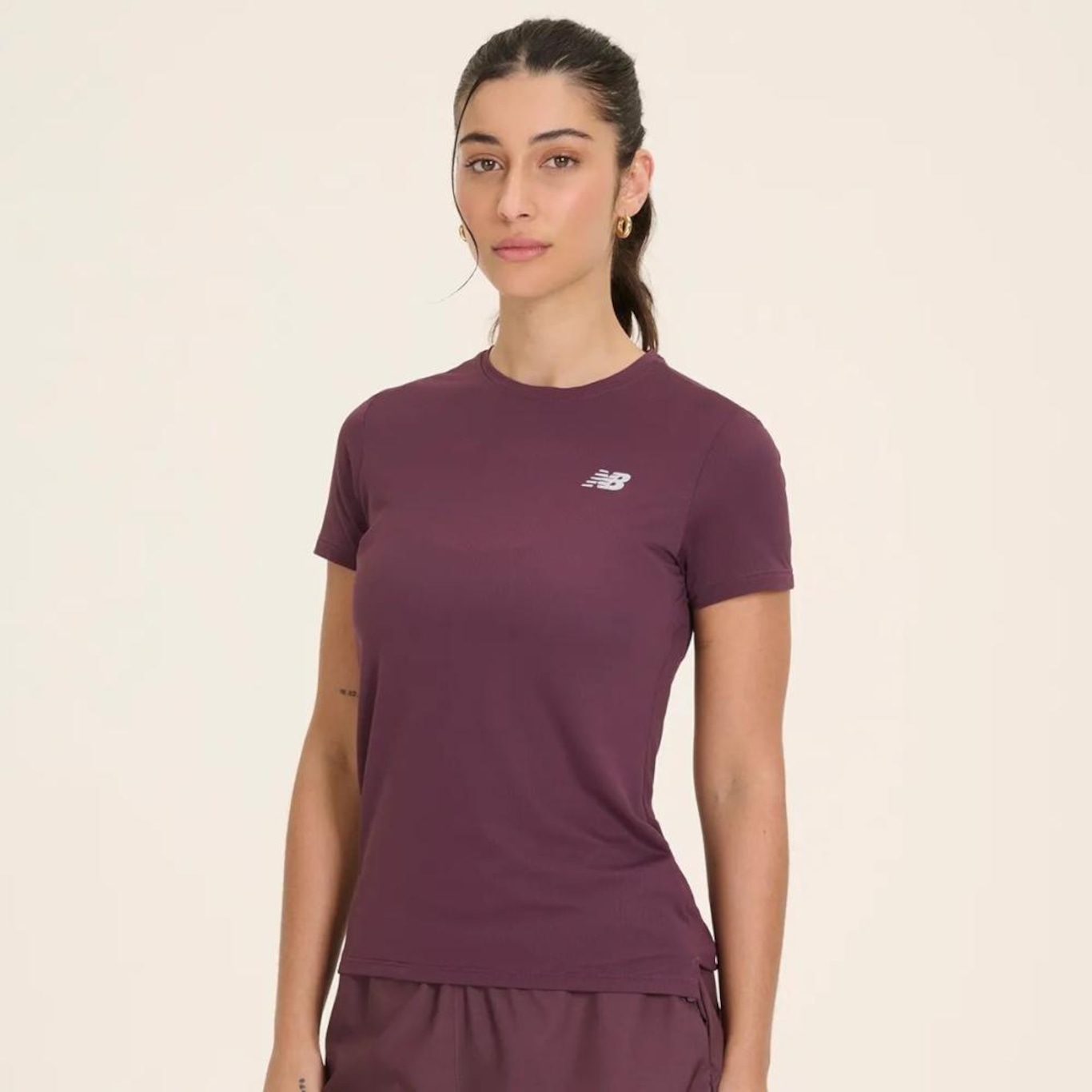 Camiseta New Balance Sport Essentials - Feminina - Foto 3