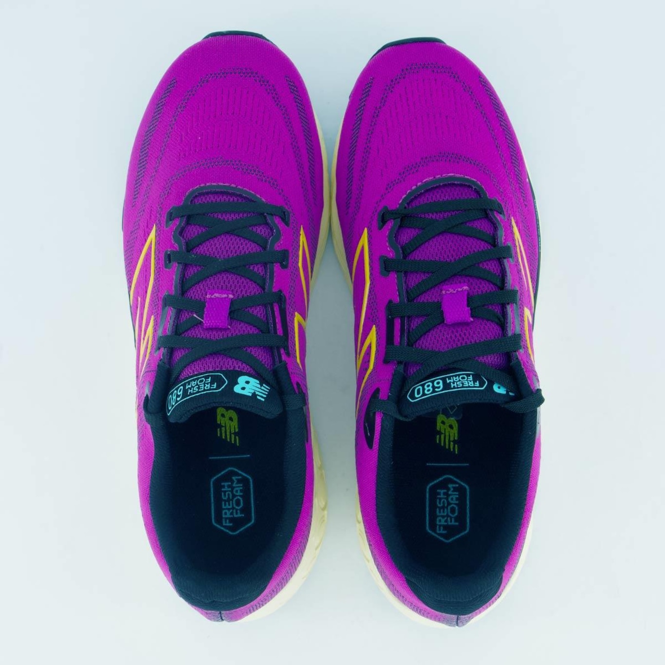 Tênis New Balance Fresh Foam 680V8 - Feminino - Foto 4