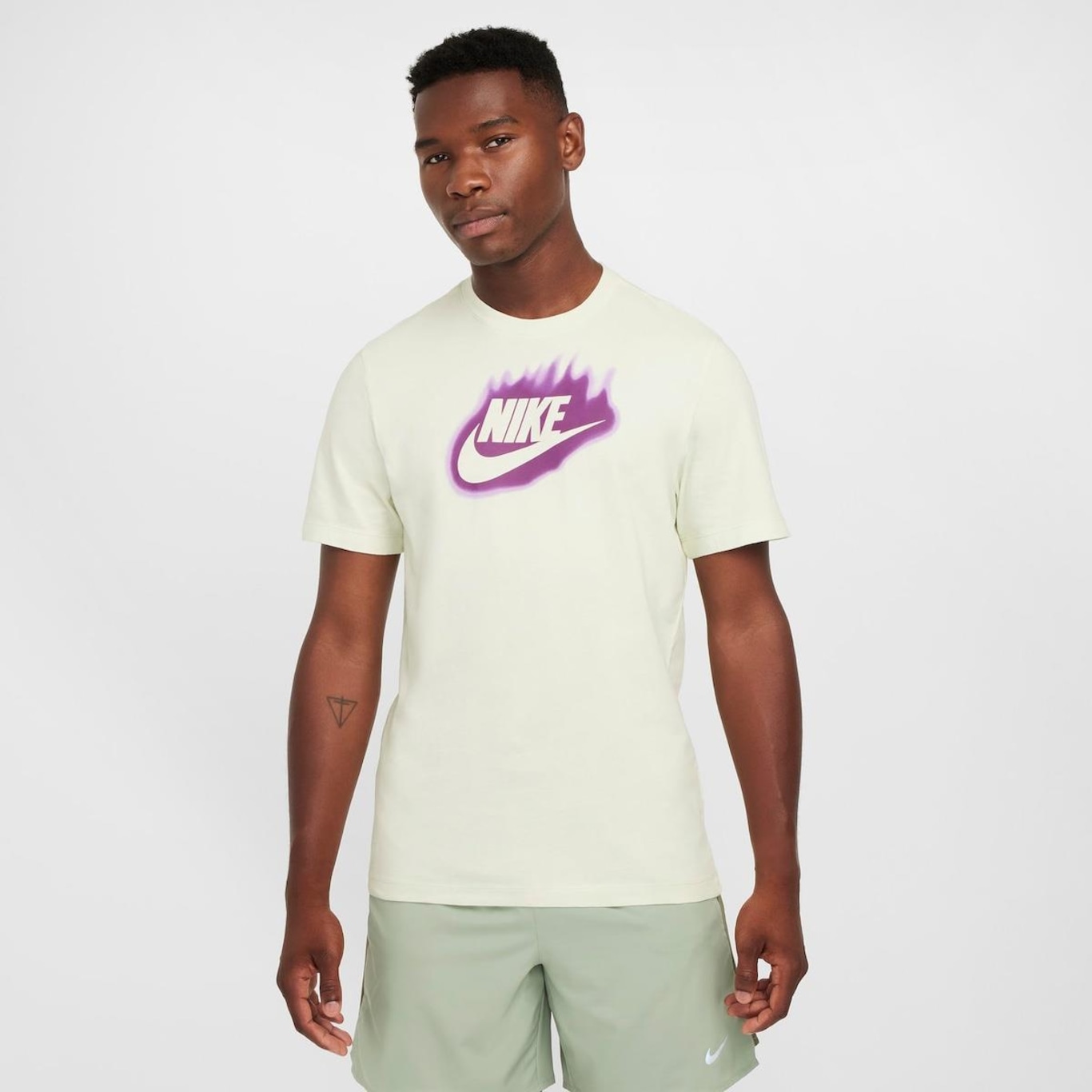 Camiseta Nike Sportswear Dna - Masculina - Foto 1