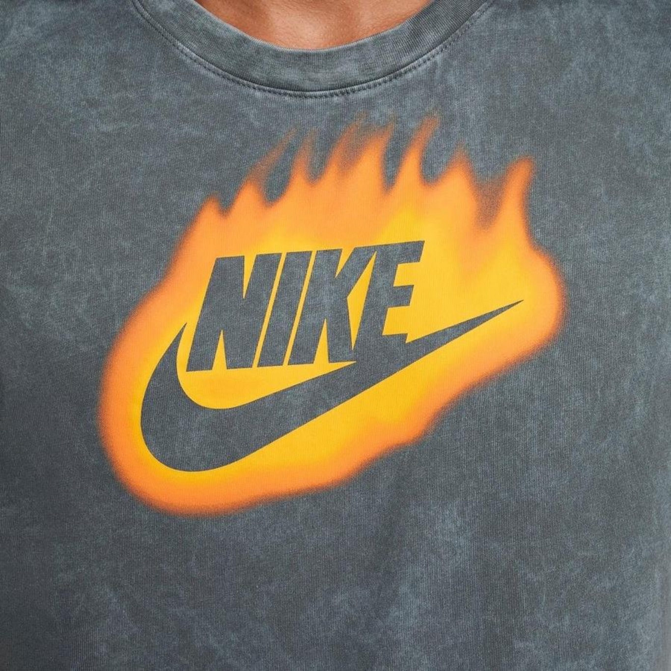 Camiseta Nike Sportswear Dna - Masculina - Foto 4