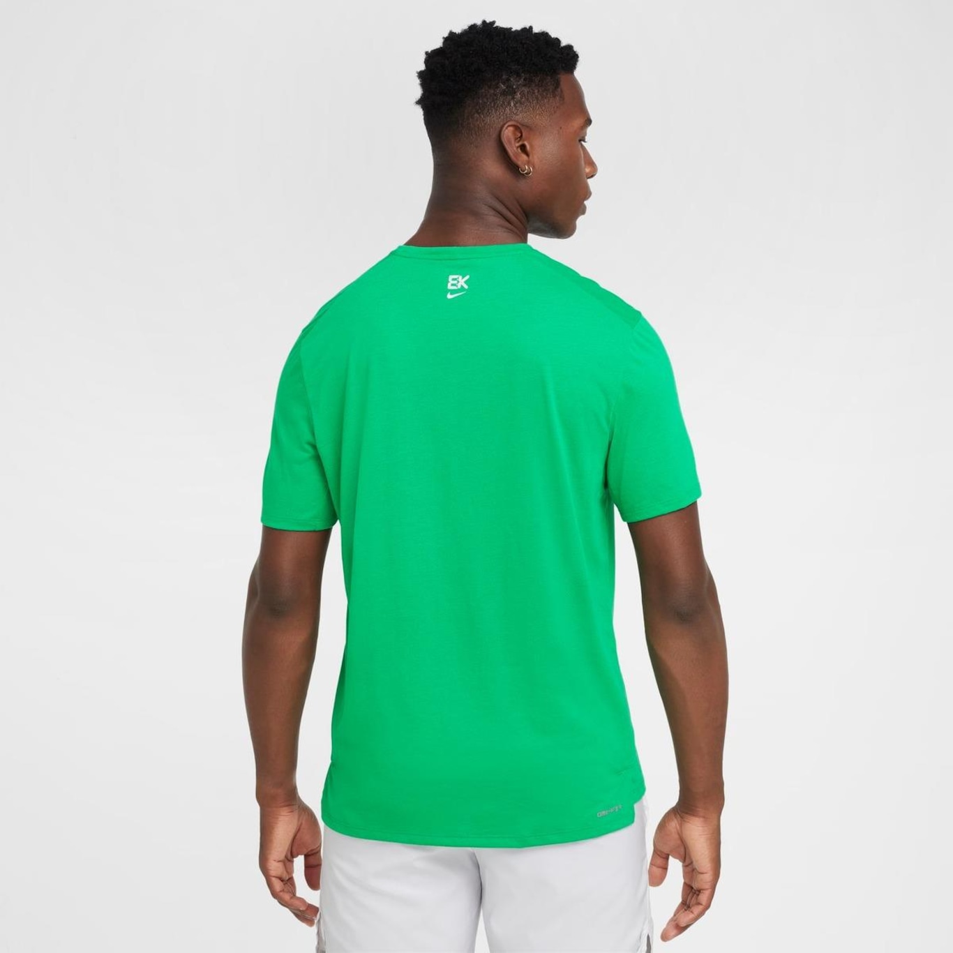 Camiseta Nike Dri-Fit Rise365 - Masculina - Foto 2