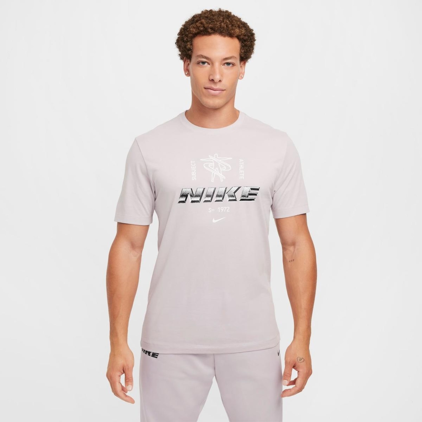 Camiseta Nike Fri-Fit Gfx - Masculina - Foto 1