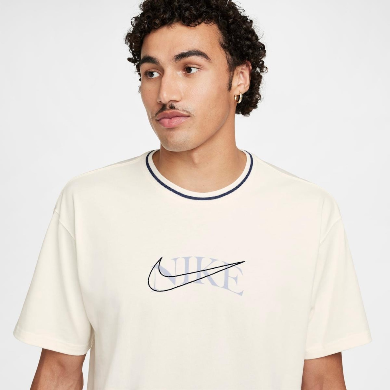 Camiseta Nike Sportswear Max90 - Unissex - Foto 3