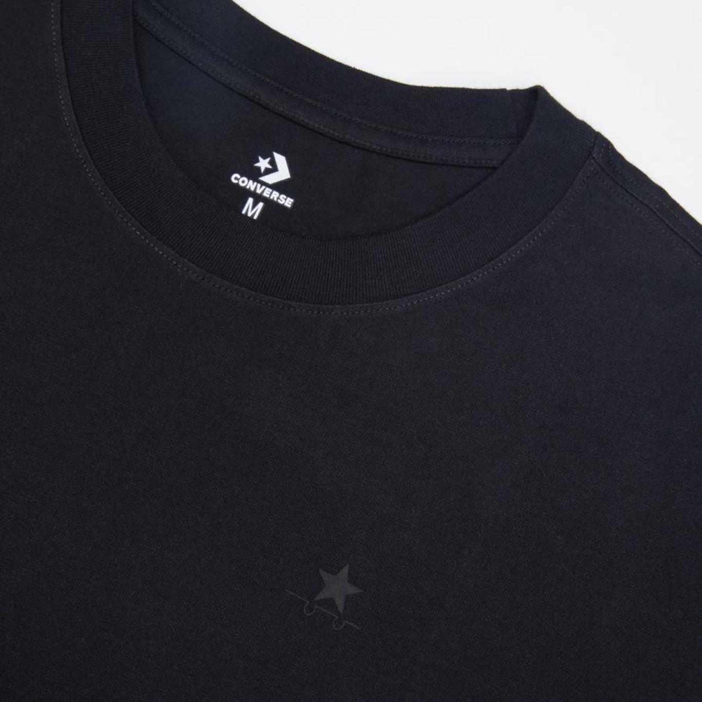 Camiseta Converse Go-To Monocrome Skate Star Oversized Tee - Unissex - Foto 2