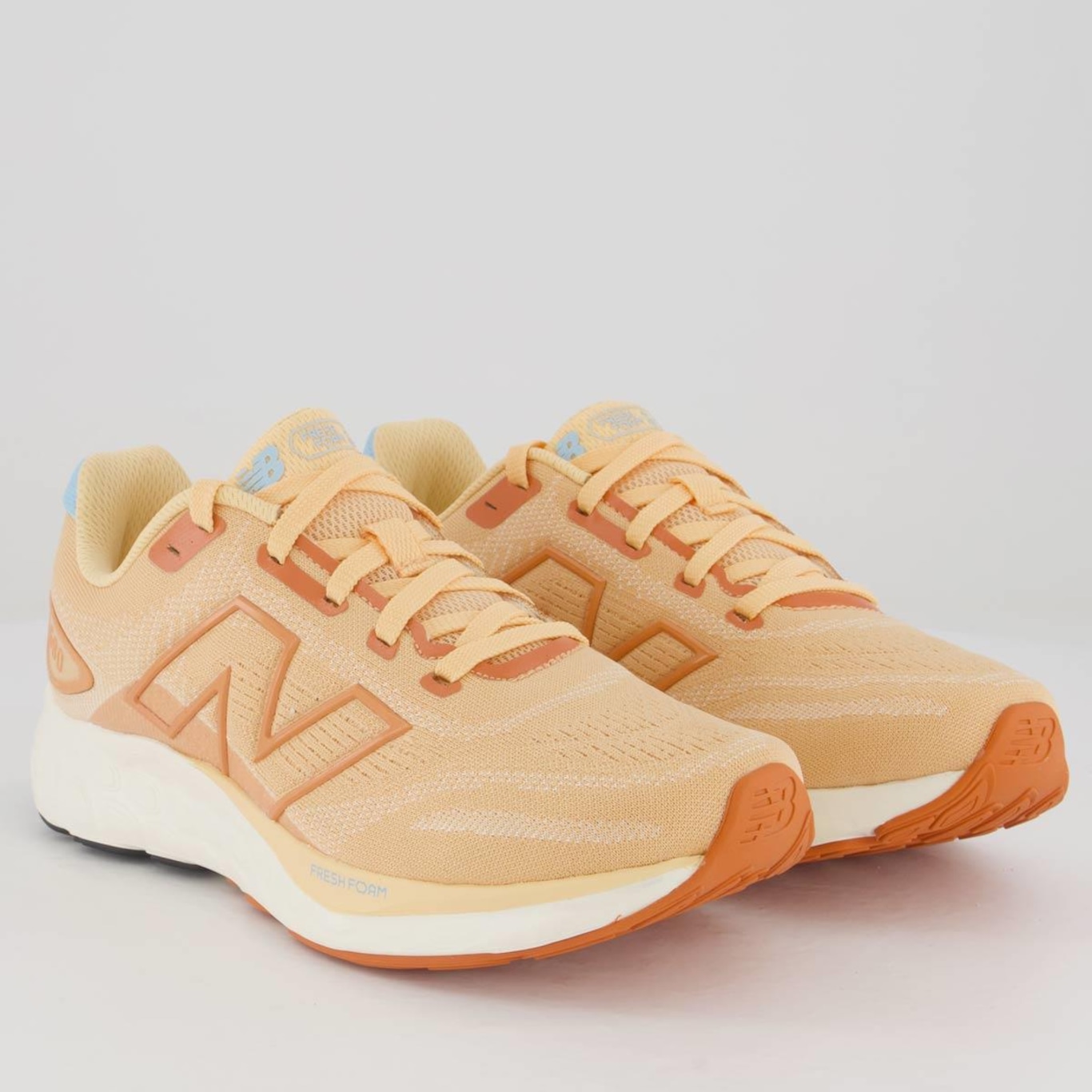 Tênis New Balance Fresh Foam 680V8 - Feminino - Foto 2