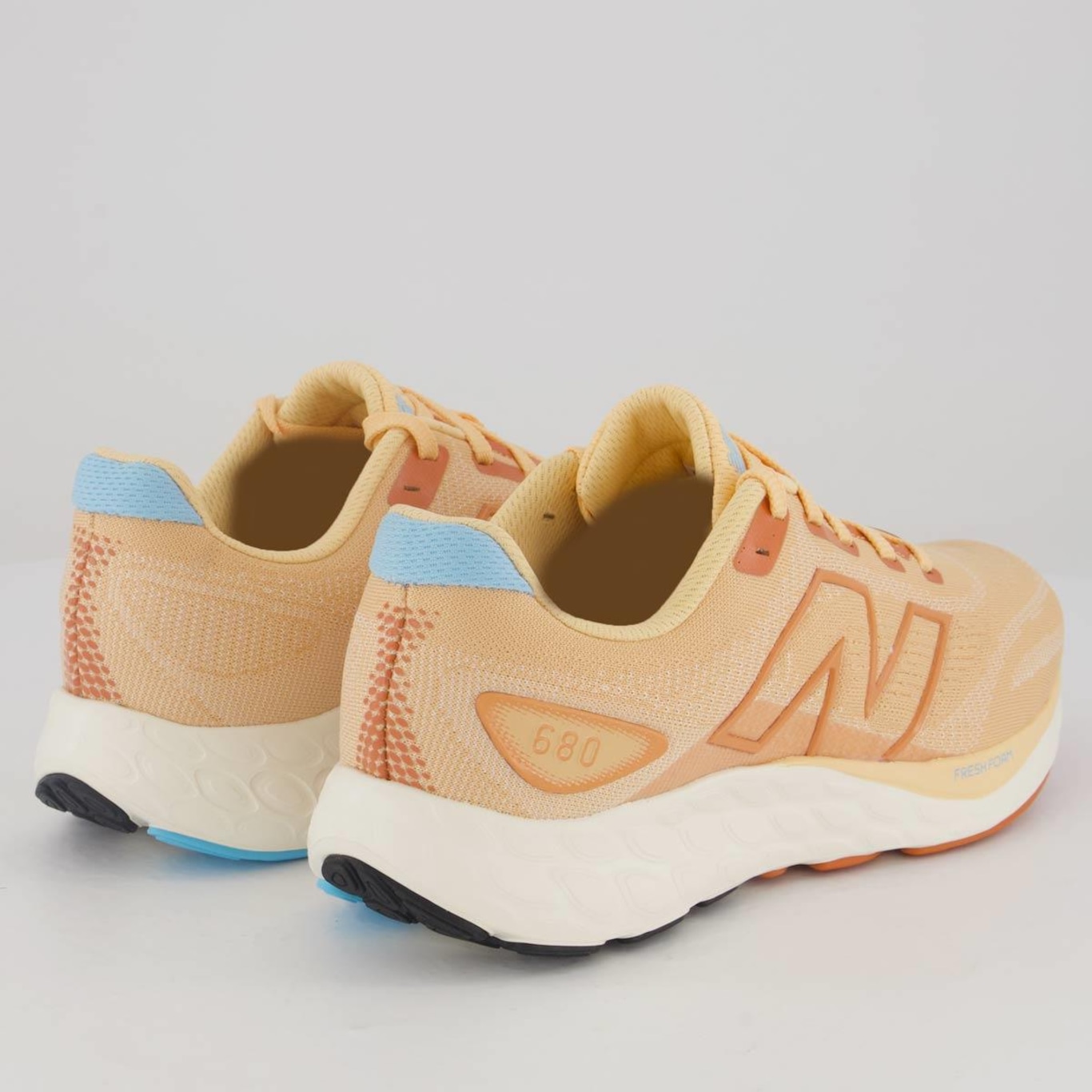 Tênis New Balance Fresh Foam 680V8 - Feminino - Foto 3