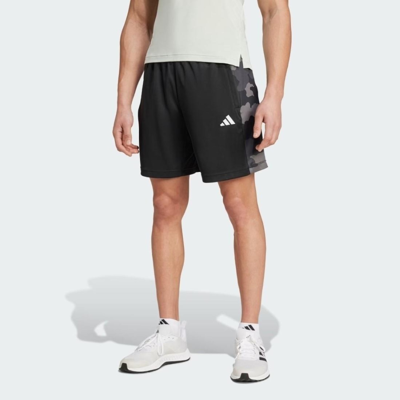 Short adidas Treino Camuflado Essentials - Masculino - Foto 2