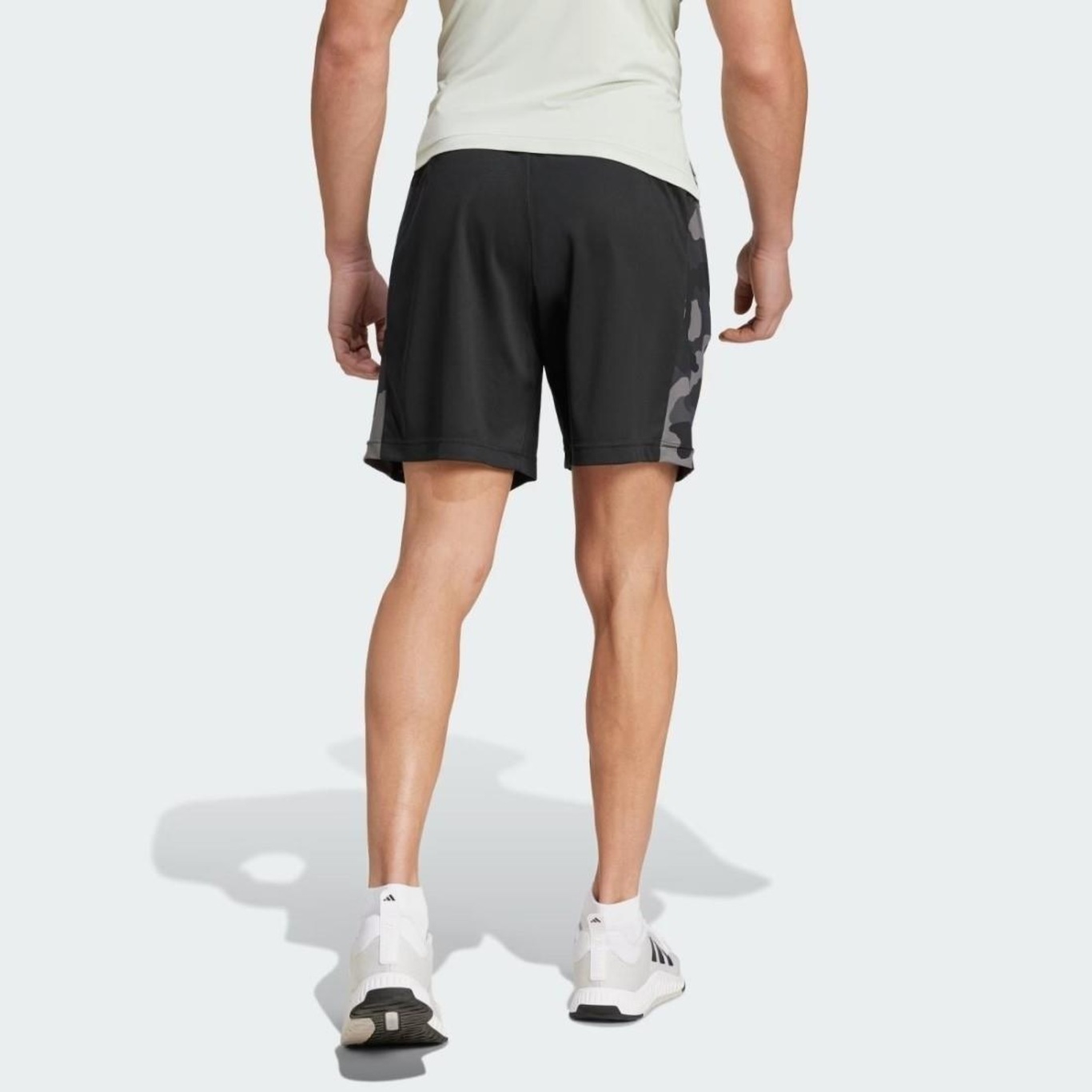 Short adidas Treino Camuflado Essentials - Masculino - Foto 3