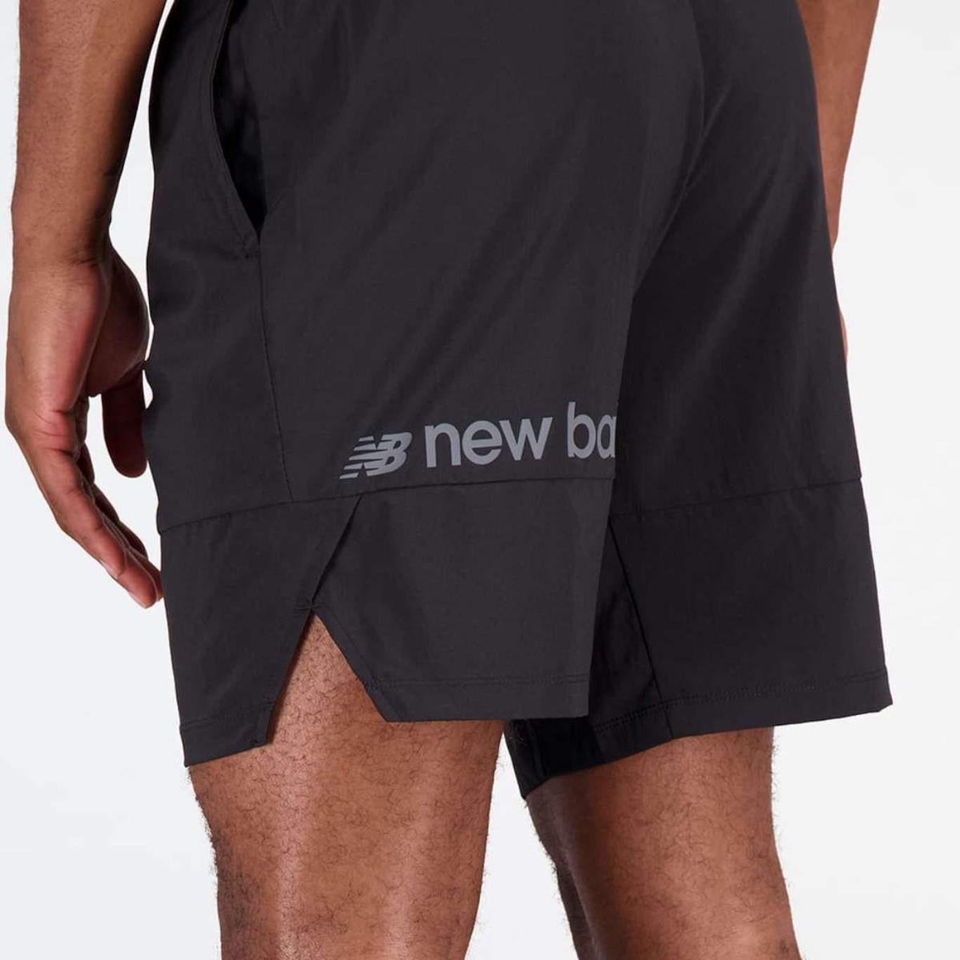 Bermuda New Balance Tenacity 9 - Masculina - Foto 4