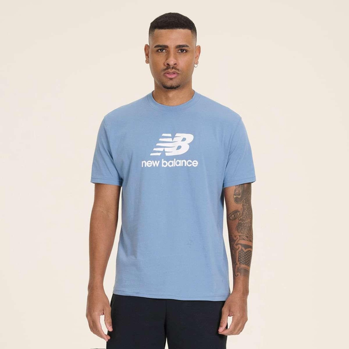 Camiseta New Balance Essentials - Masculina - Foto 1