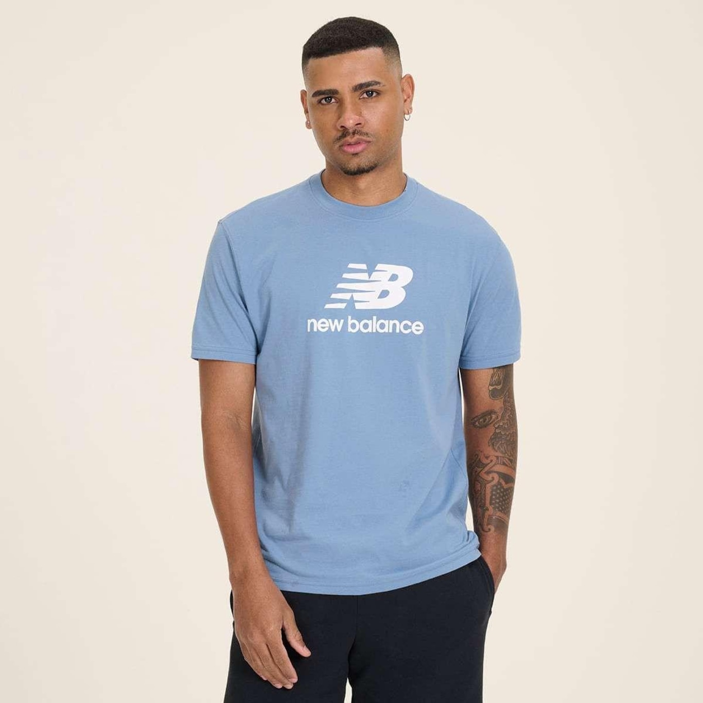 Camiseta New Balance Essentials - Masculina - Foto 2