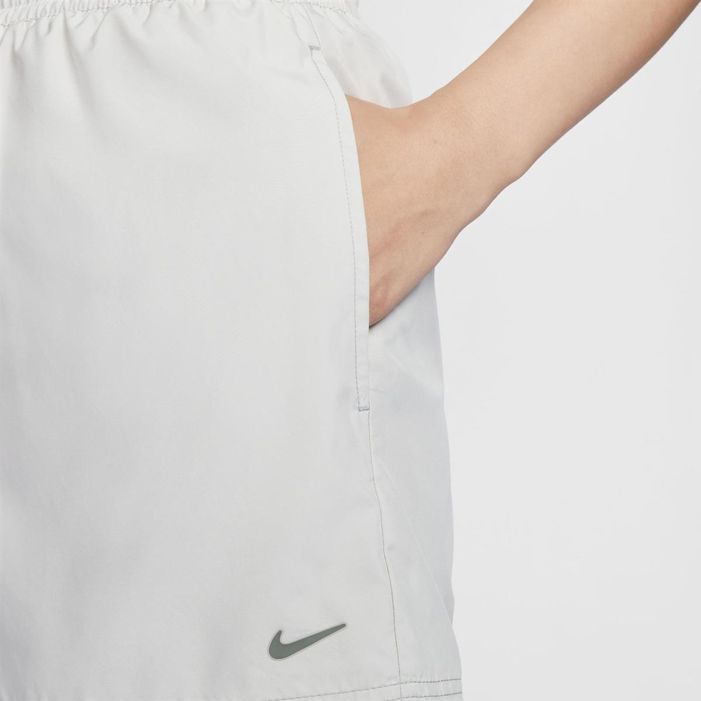 Short Nike Sportswear Woven - Feminino - Foto 5