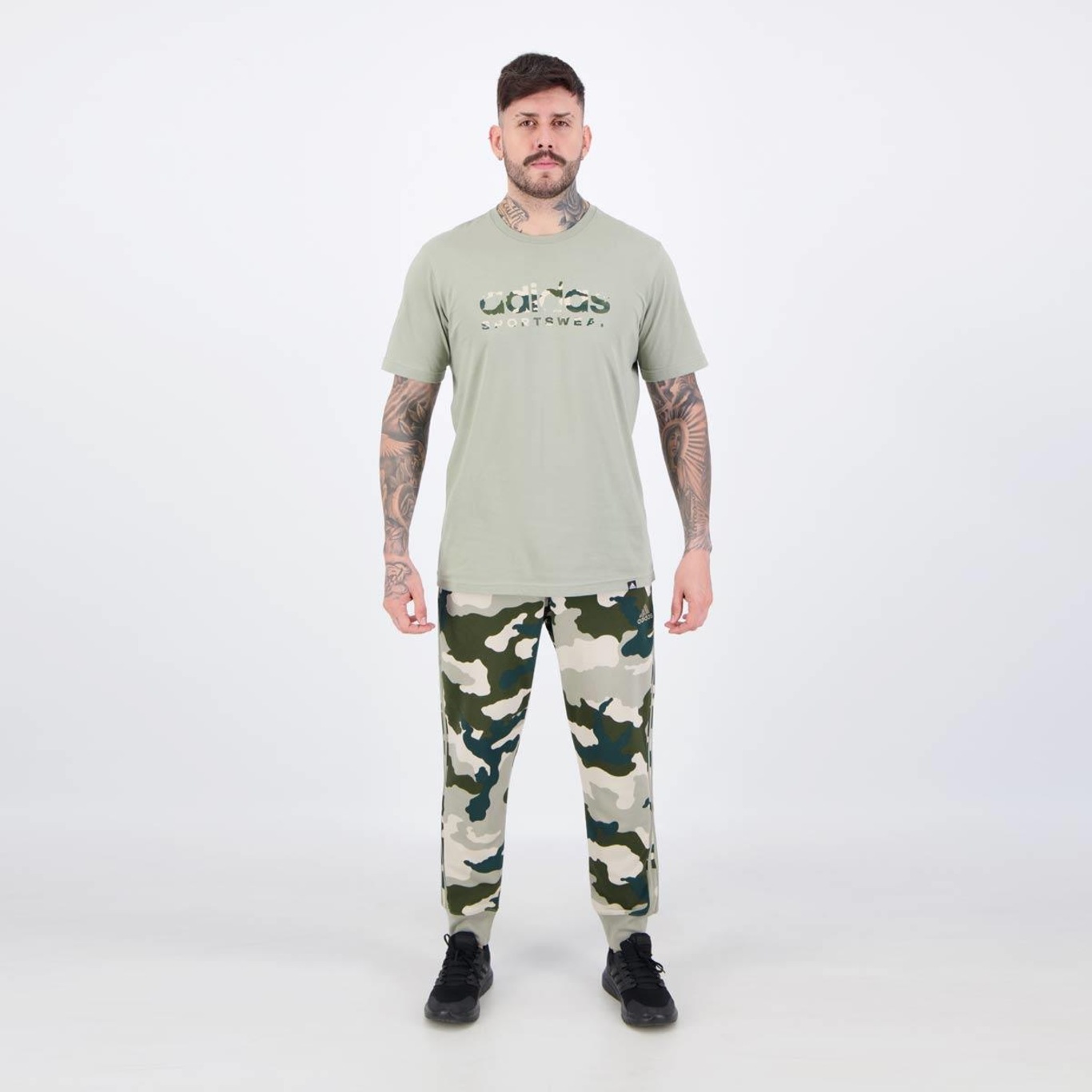 Kit adidas Camiseta + Calça Camo - Masculina - Foto 2