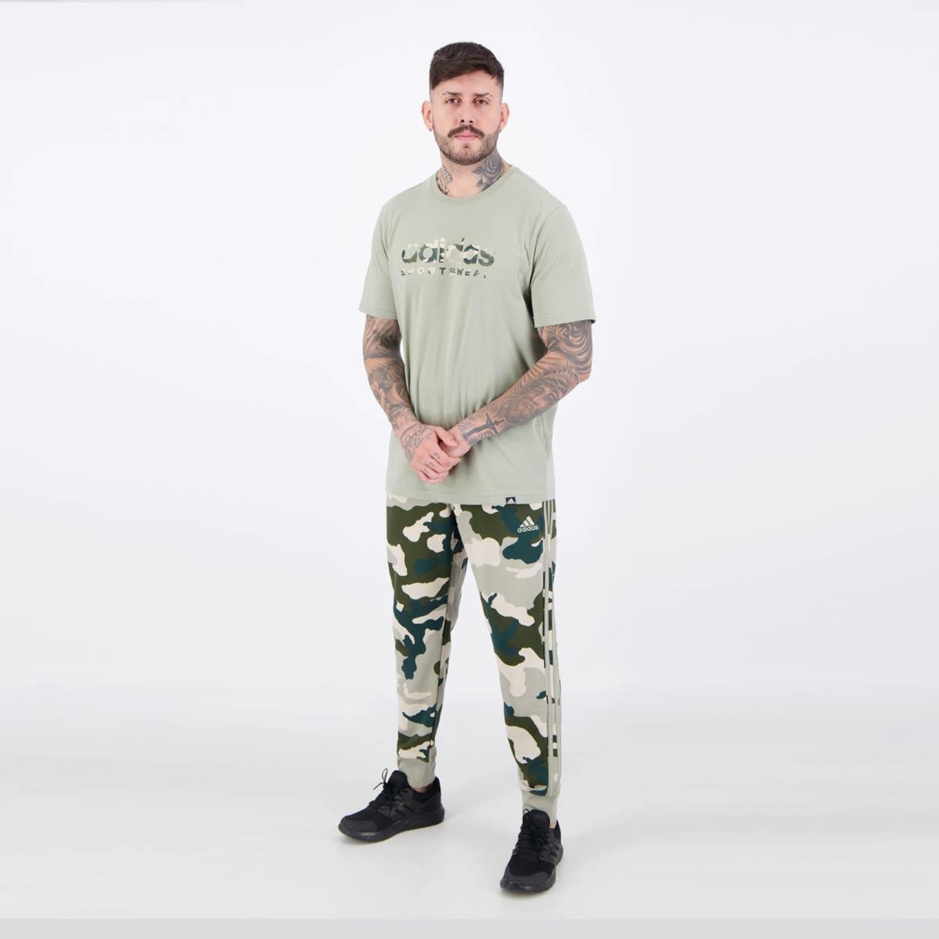 Kit adidas Camiseta + Calça Camo - Masculina - Foto 4