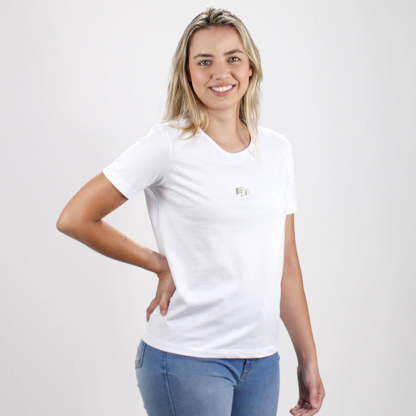 Camiseta Colcci Basics Logomania - Feminina - Foto 4