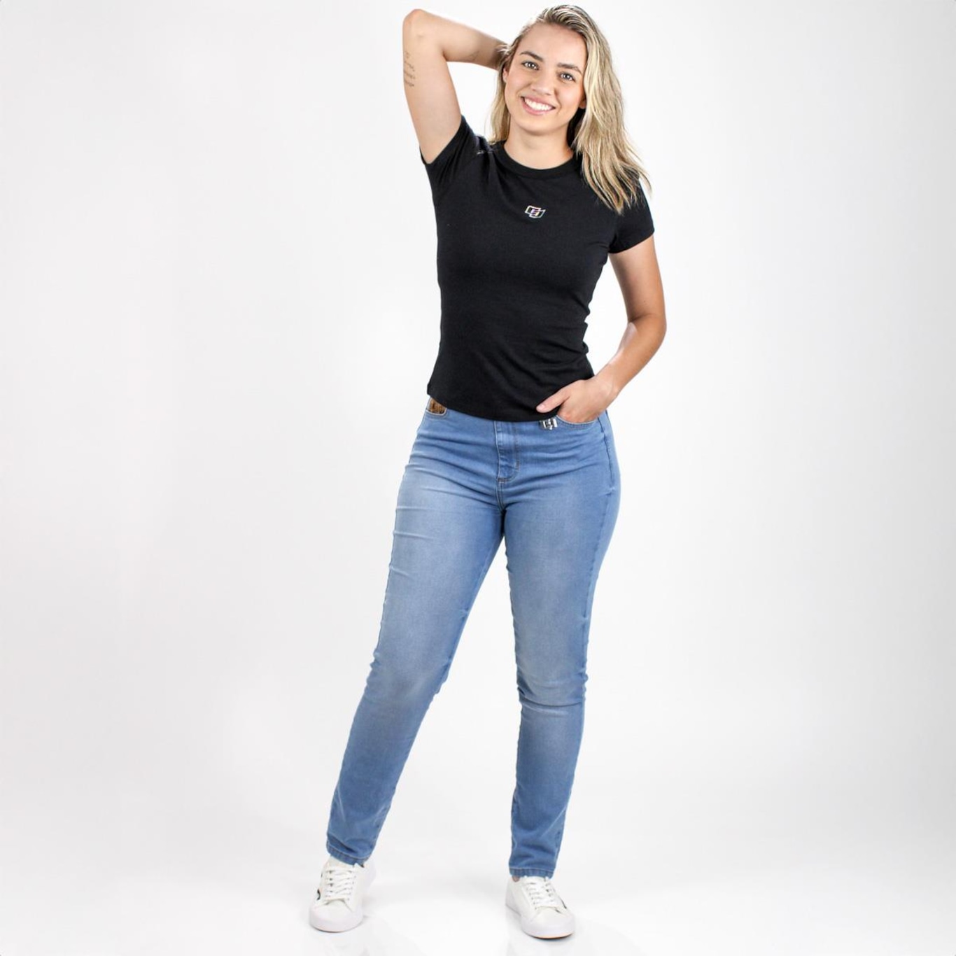 Camiseta Colcci Adesivo Holográfico - Feminina - Foto 6