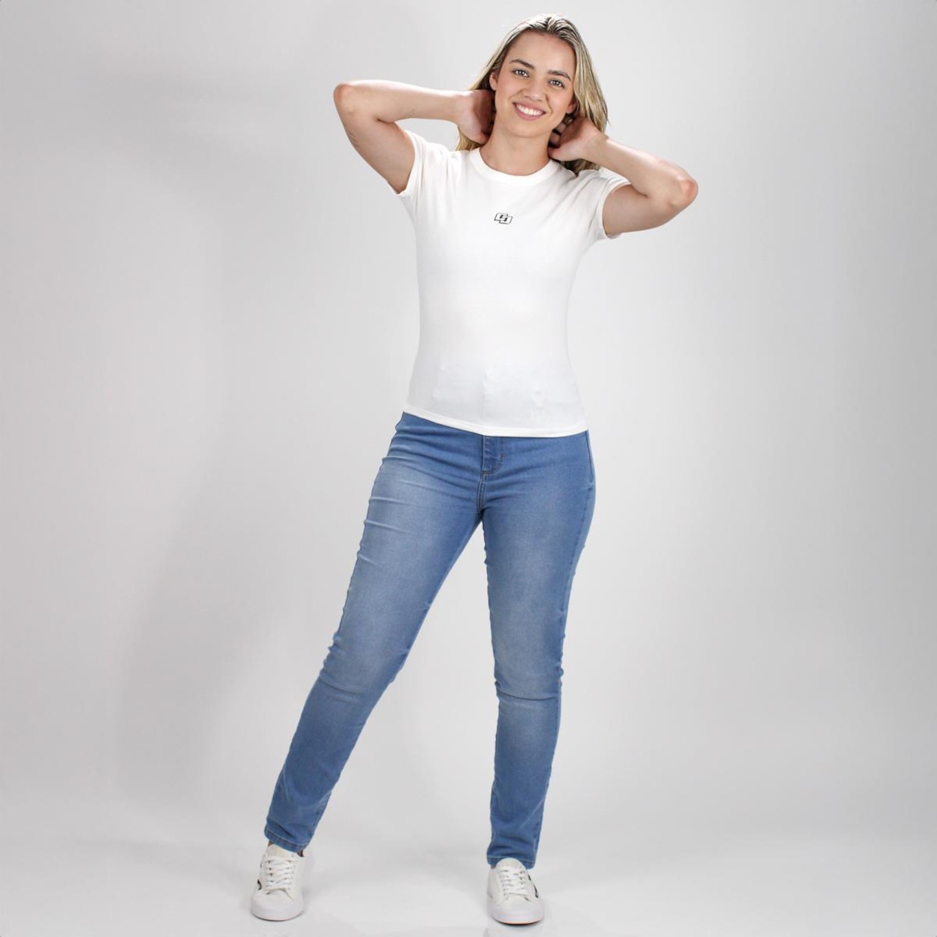 Camiseta Colcci Duplo C Off White - Feminina - Foto 5