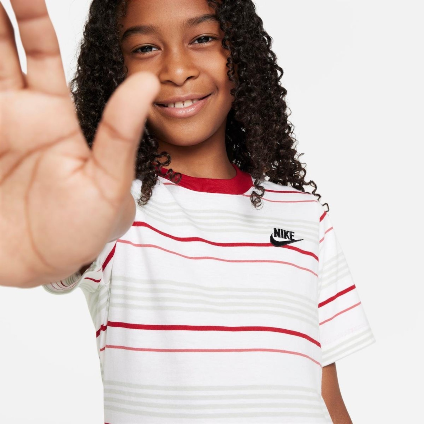 Camiseta Nike Sportswear - Infantil - Foto 3