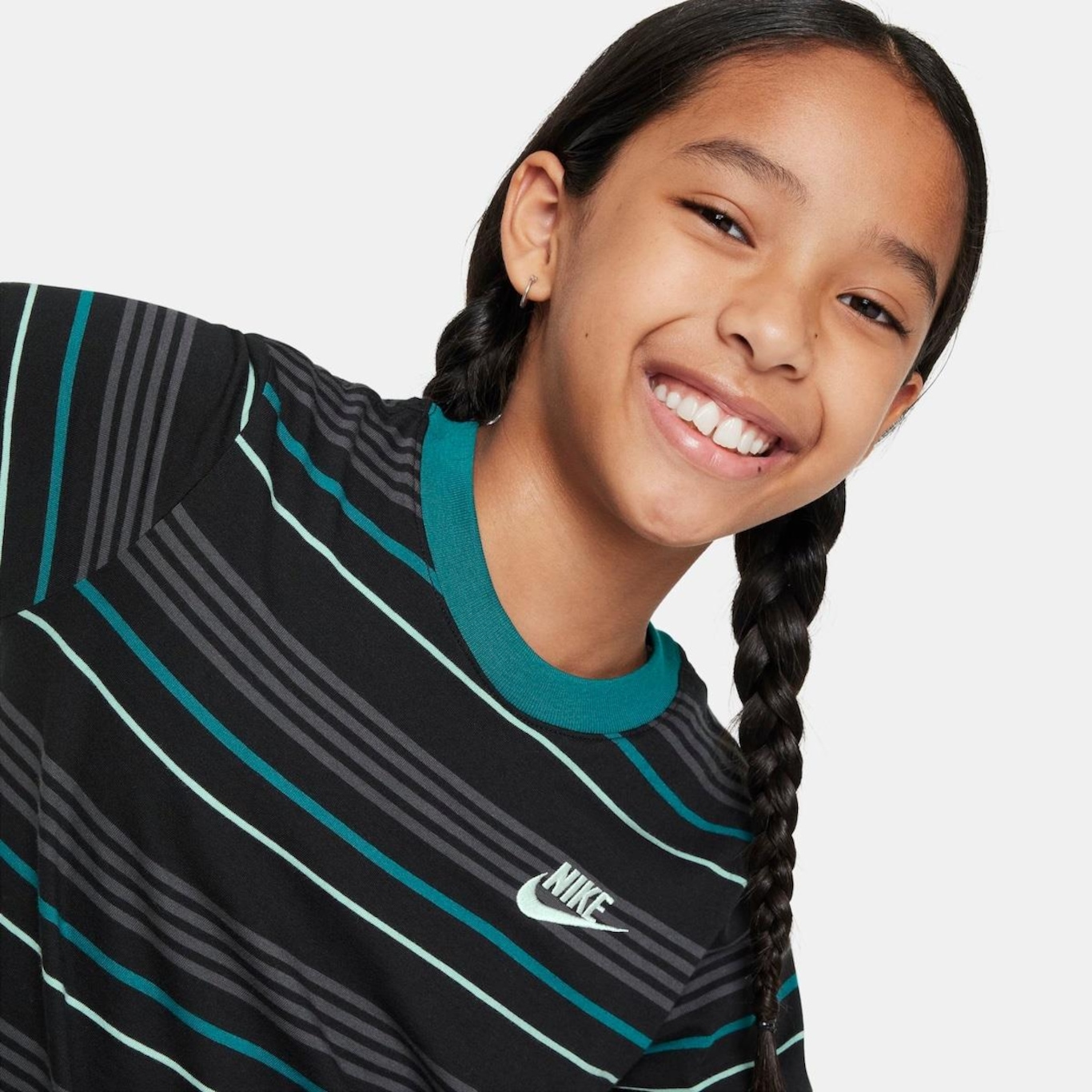 Camiseta Nike Sportswear - Infantil - Foto 4