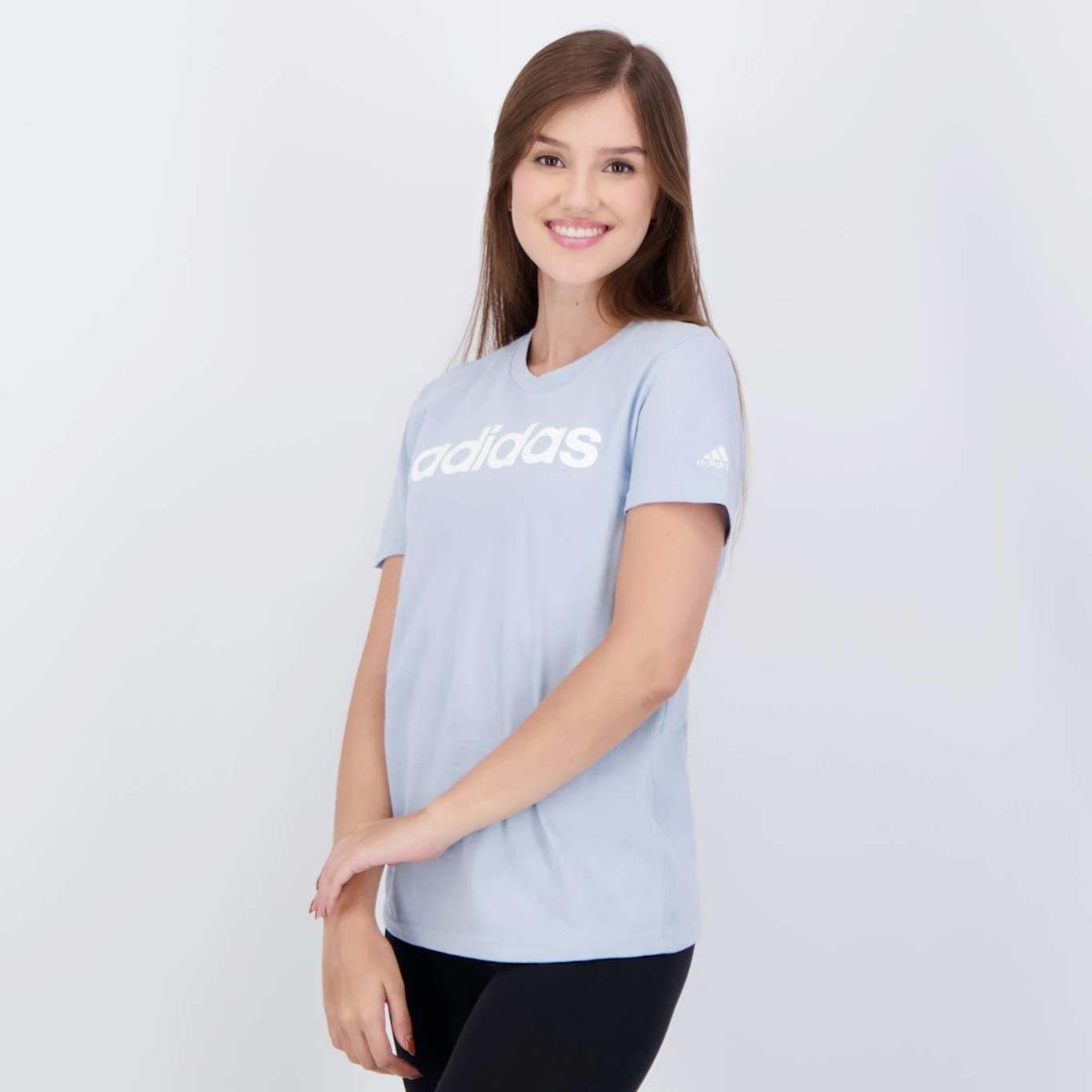 Camiseta adidas Logo Linear - Feminina - Foto 3