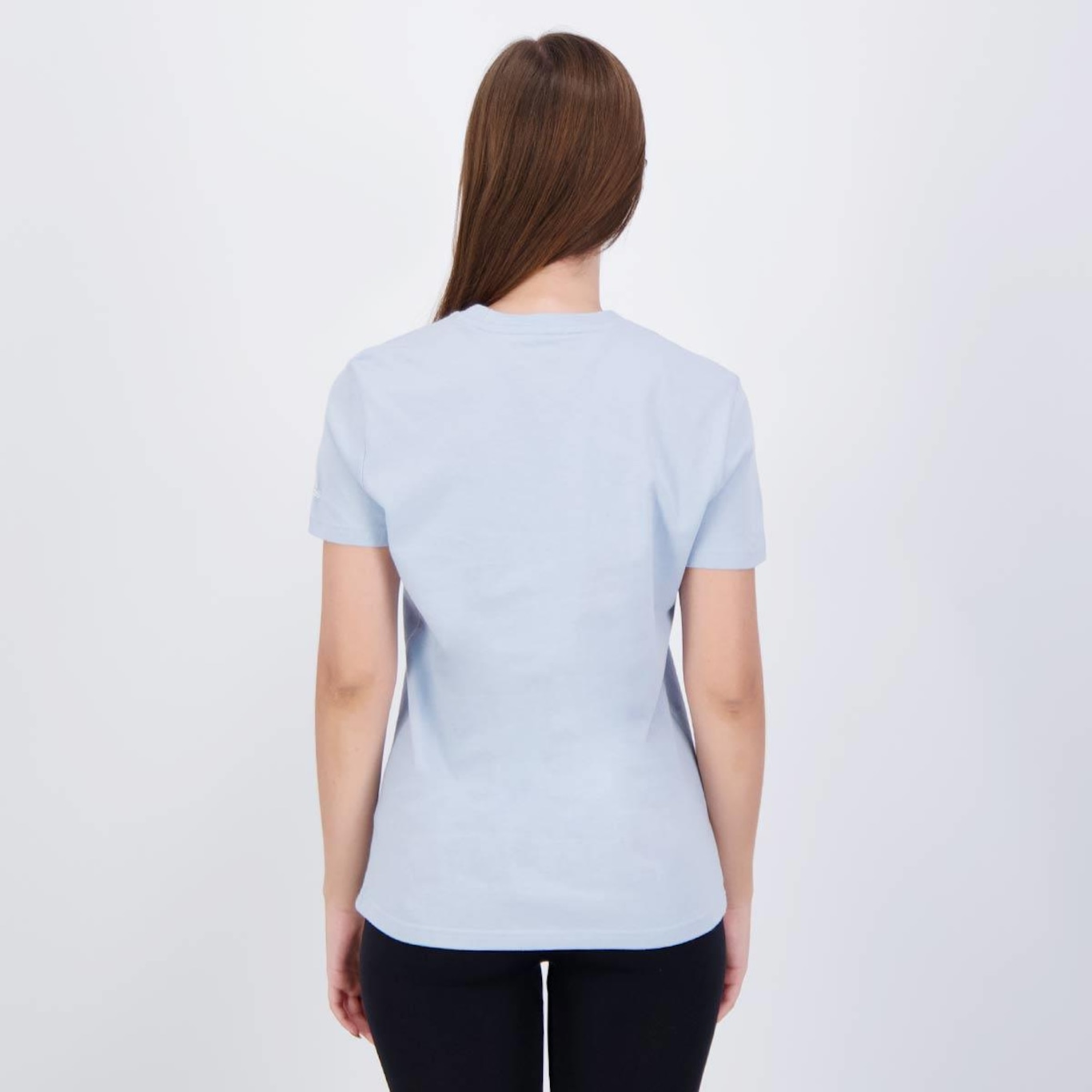 Camiseta adidas Logo Linear - Feminina - Foto 4