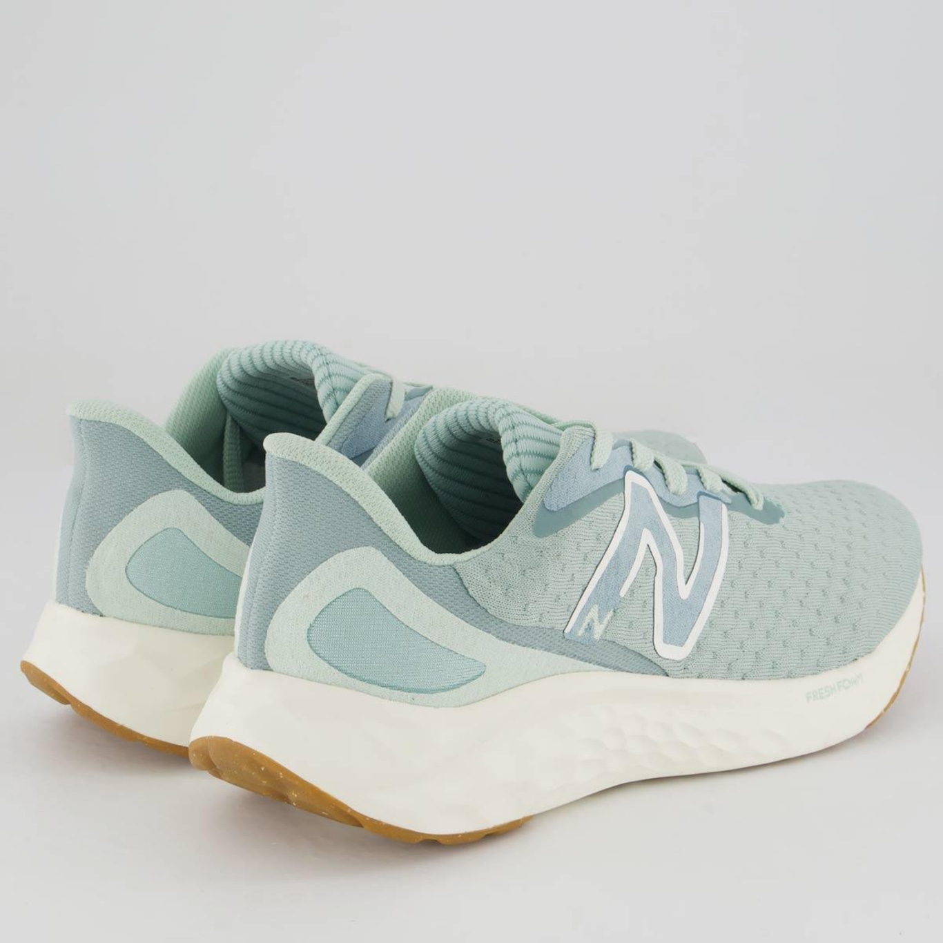 Tênis New Balance Fresh Foam Arishiv4 - Feminino - Foto 3