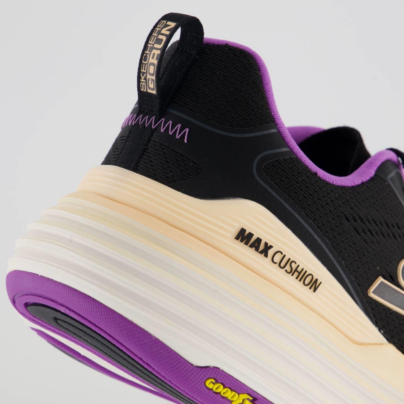 Tênis Skechers Max Cushioning - Feminino - Foto 6